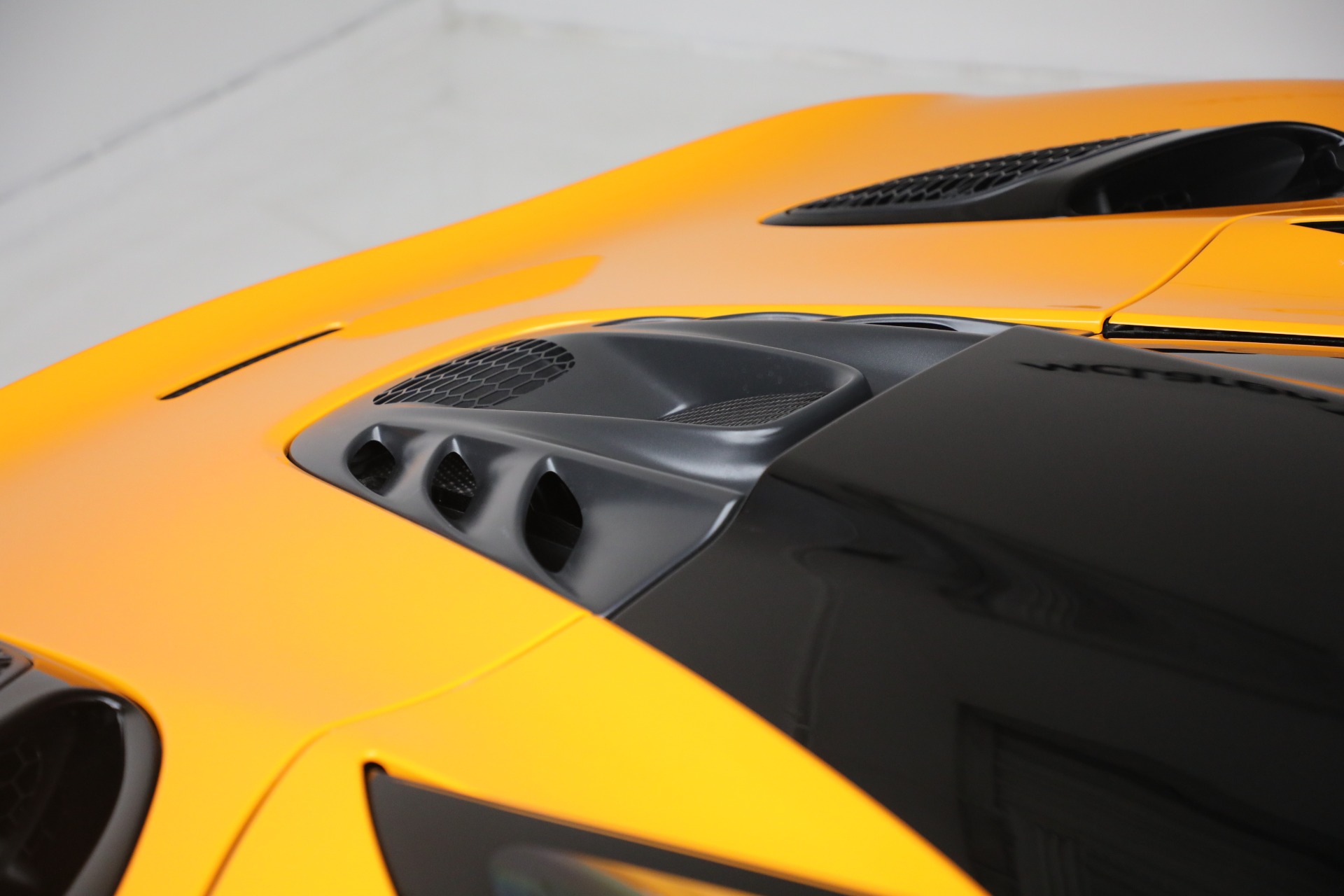 Used-2026-McLaren-Artura-Spider-TechLux