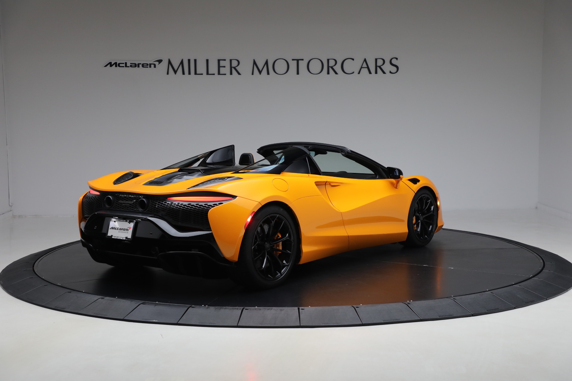 Used-2026-McLaren-Artura-Spider-TechLux