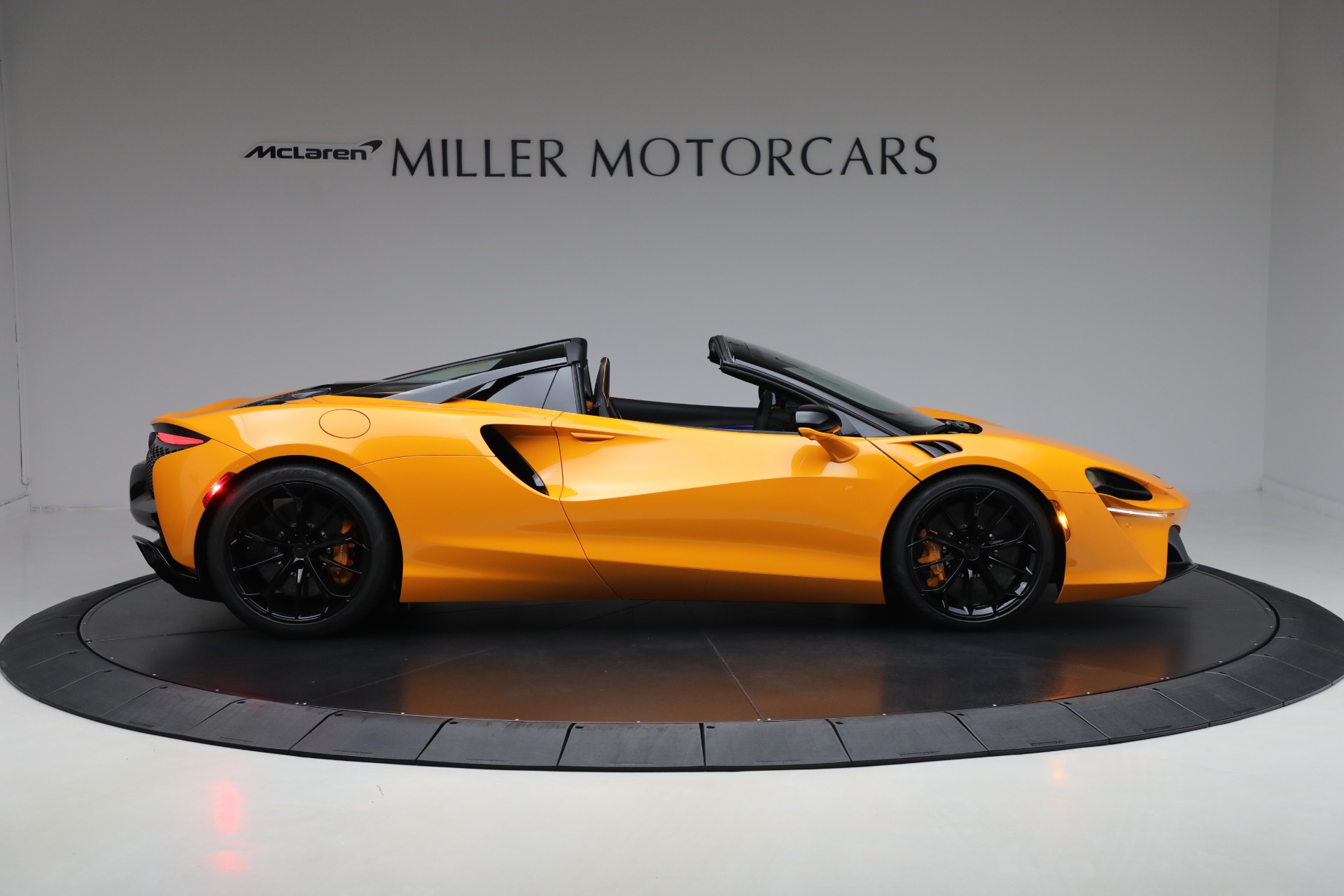 Used-2026-McLaren-Artura-Spider-TechLux