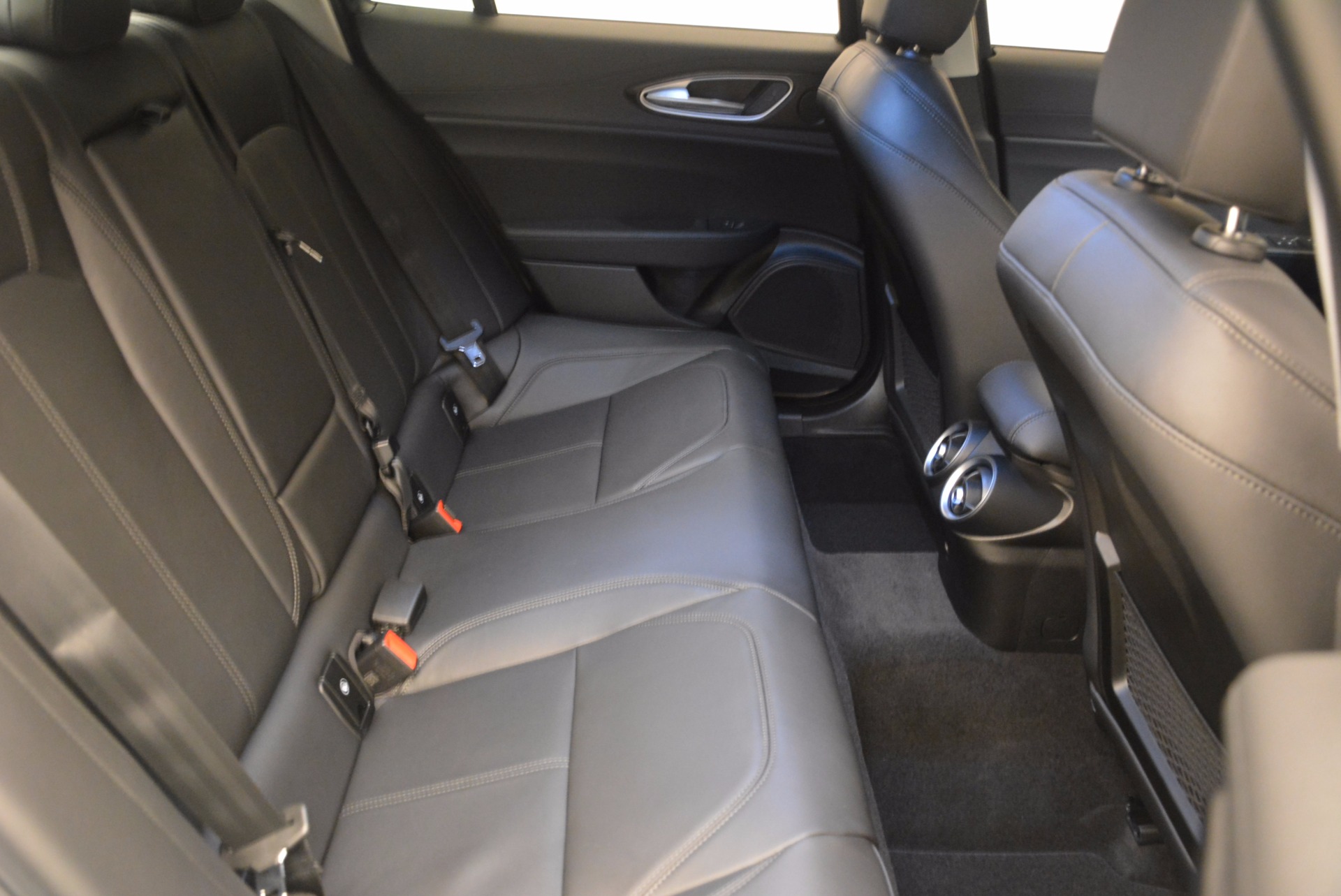 New-2017-Alfa-Romeo-Giulia-Q4