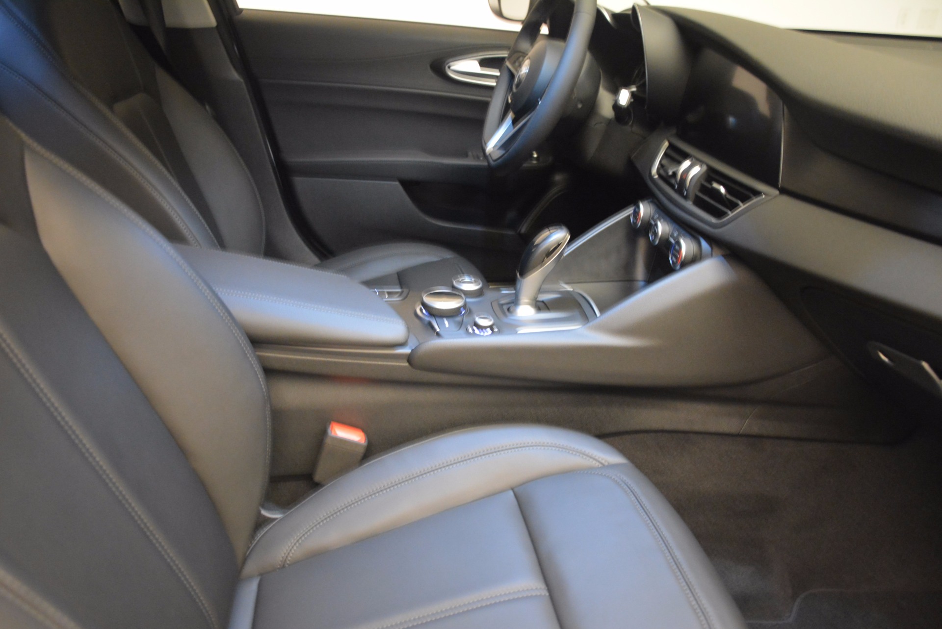 New-2017-Alfa-Romeo-Giulia-Q4