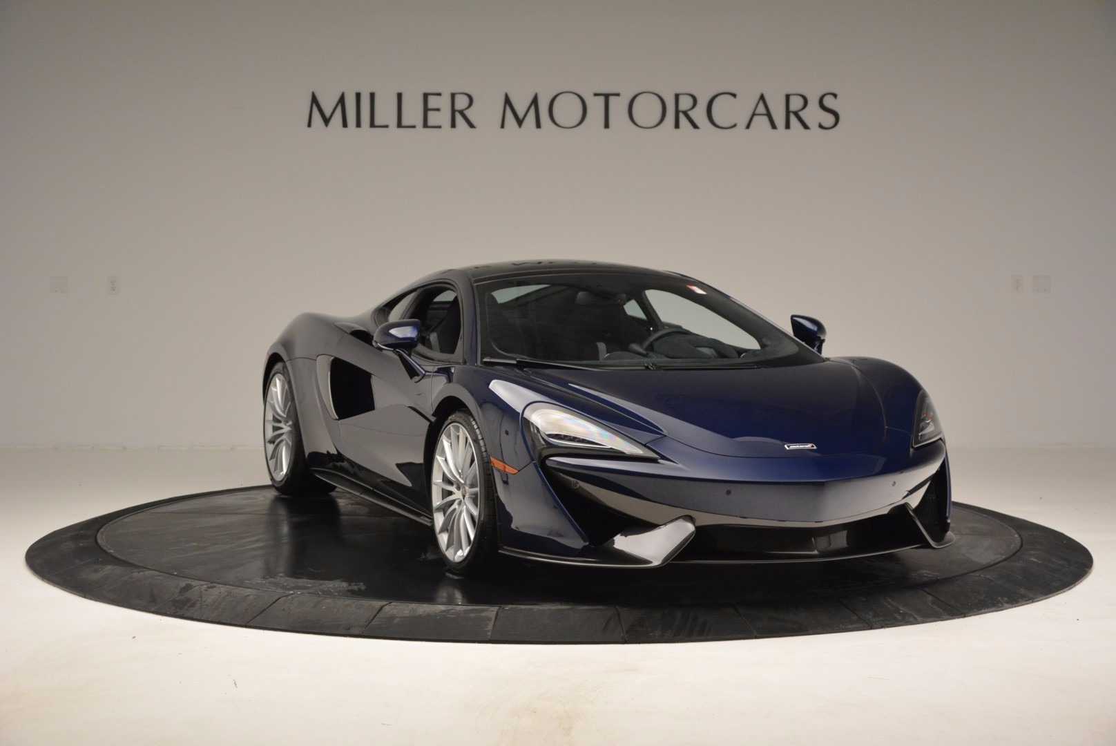 New-2017-McLaren-570GT