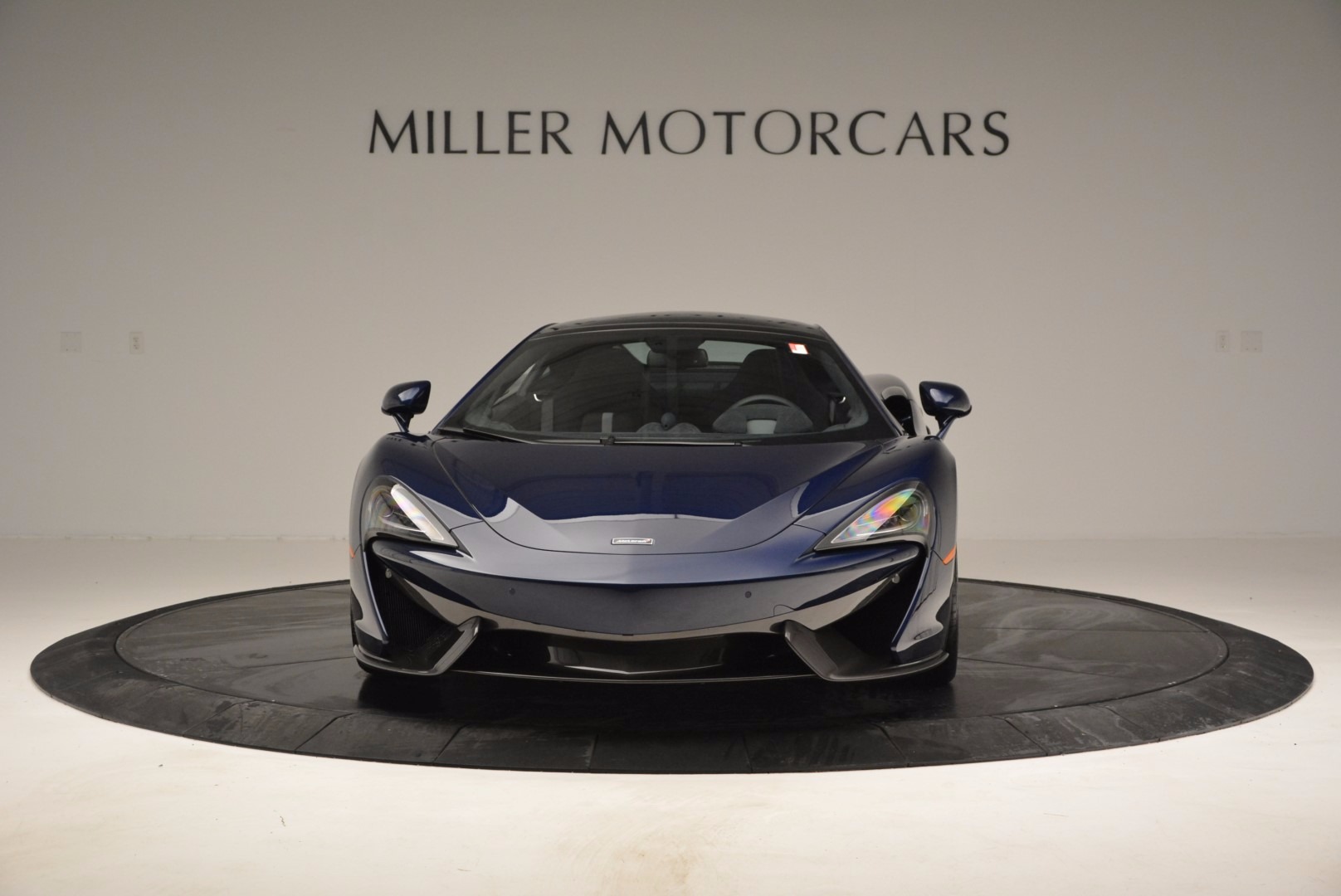 New-2017-McLaren-570GT