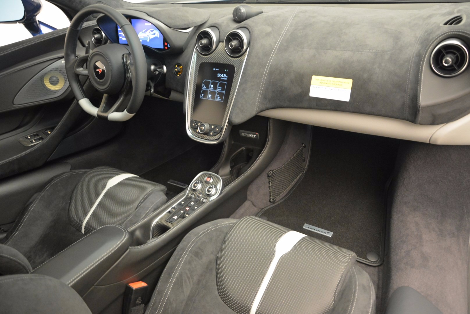 New-2017-McLaren-570GT