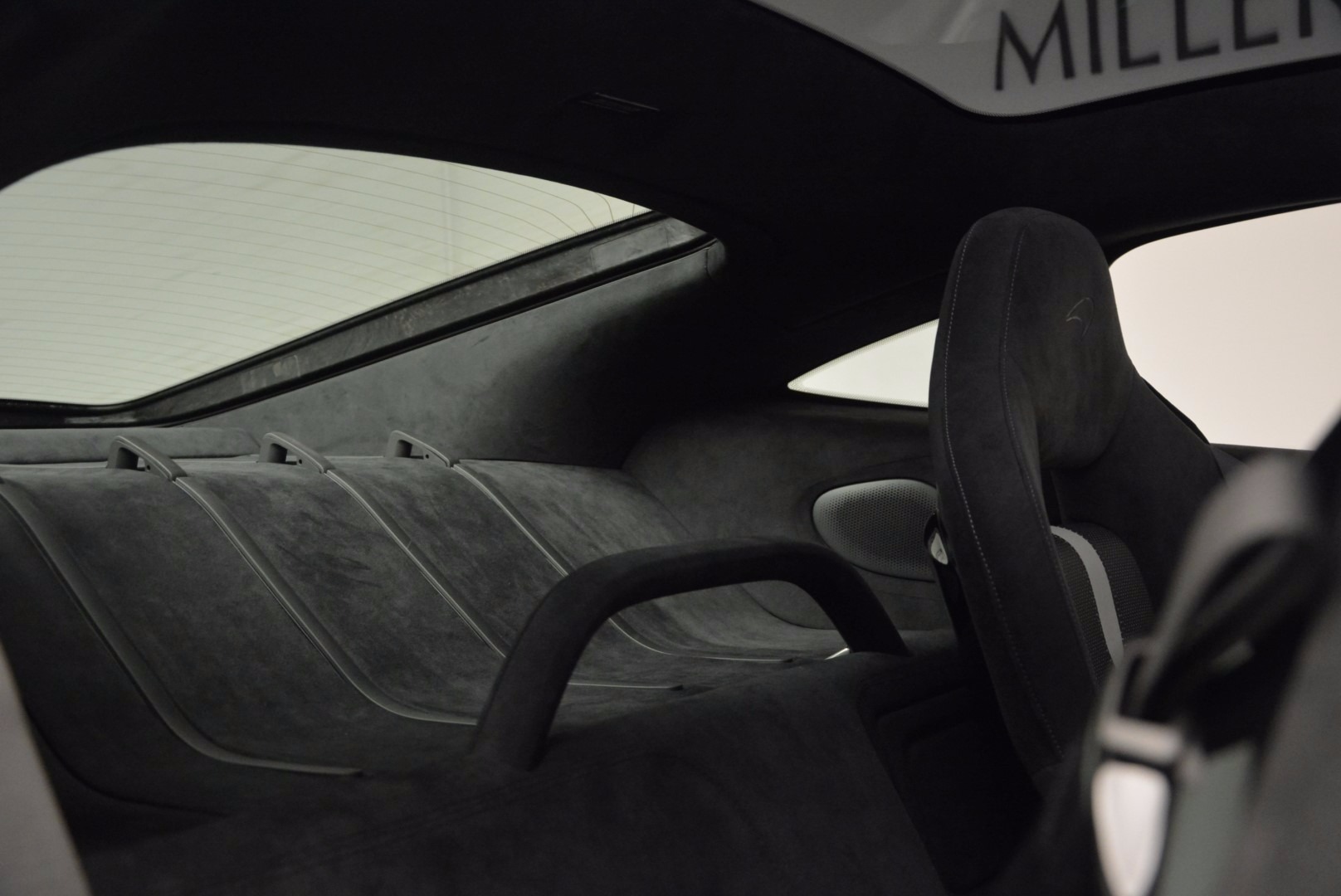 New-2017-McLaren-570GT