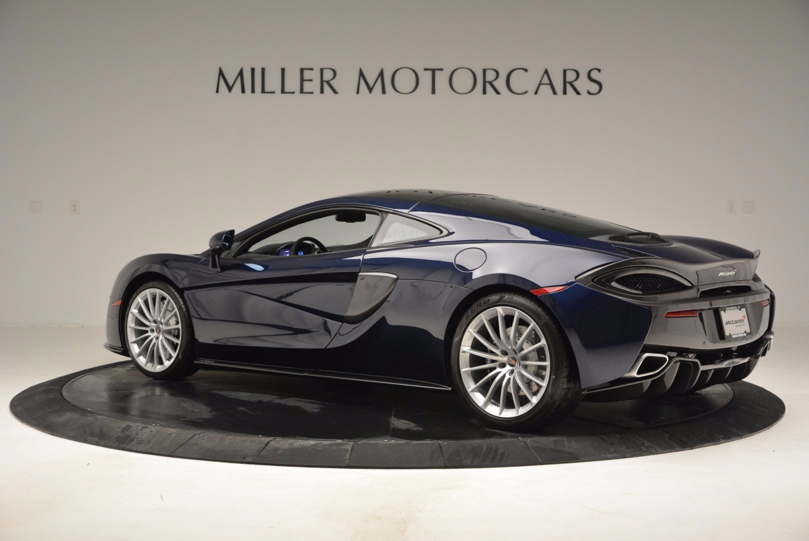 New-2017-McLaren-570GT