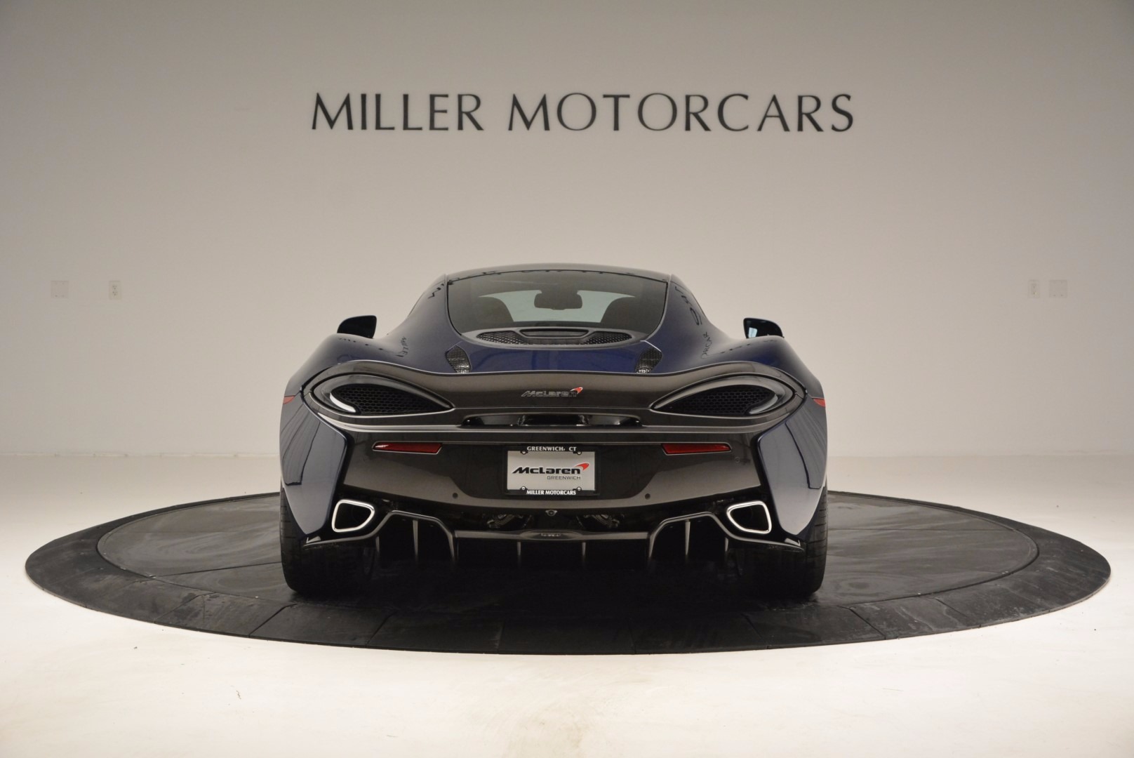 New-2017-McLaren-570GT