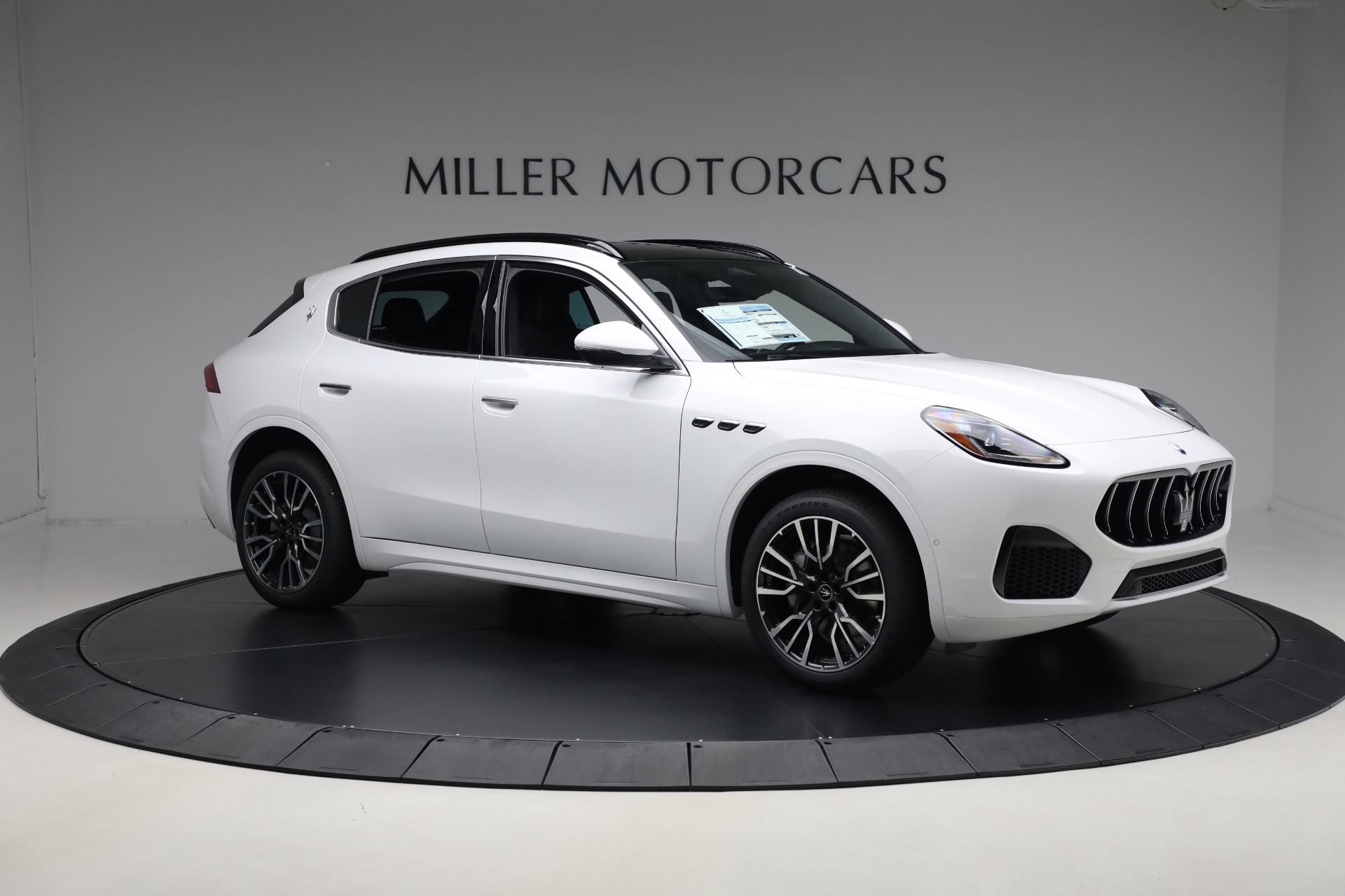 Used-2025-Maserati-Grecale