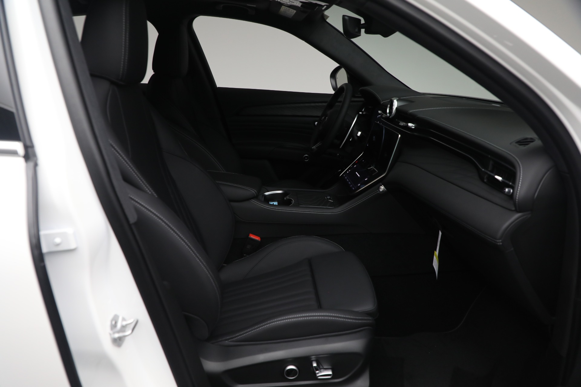 Used-2025-Maserati-Grecale