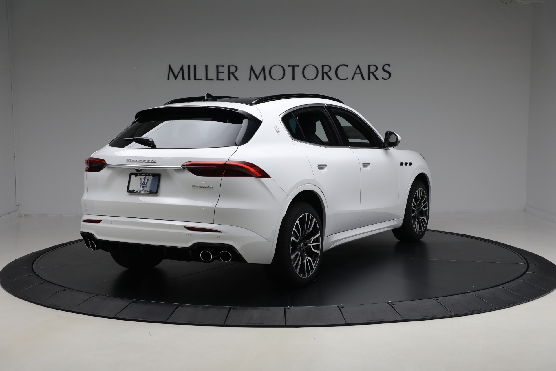 Used-2025-Maserati-Grecale