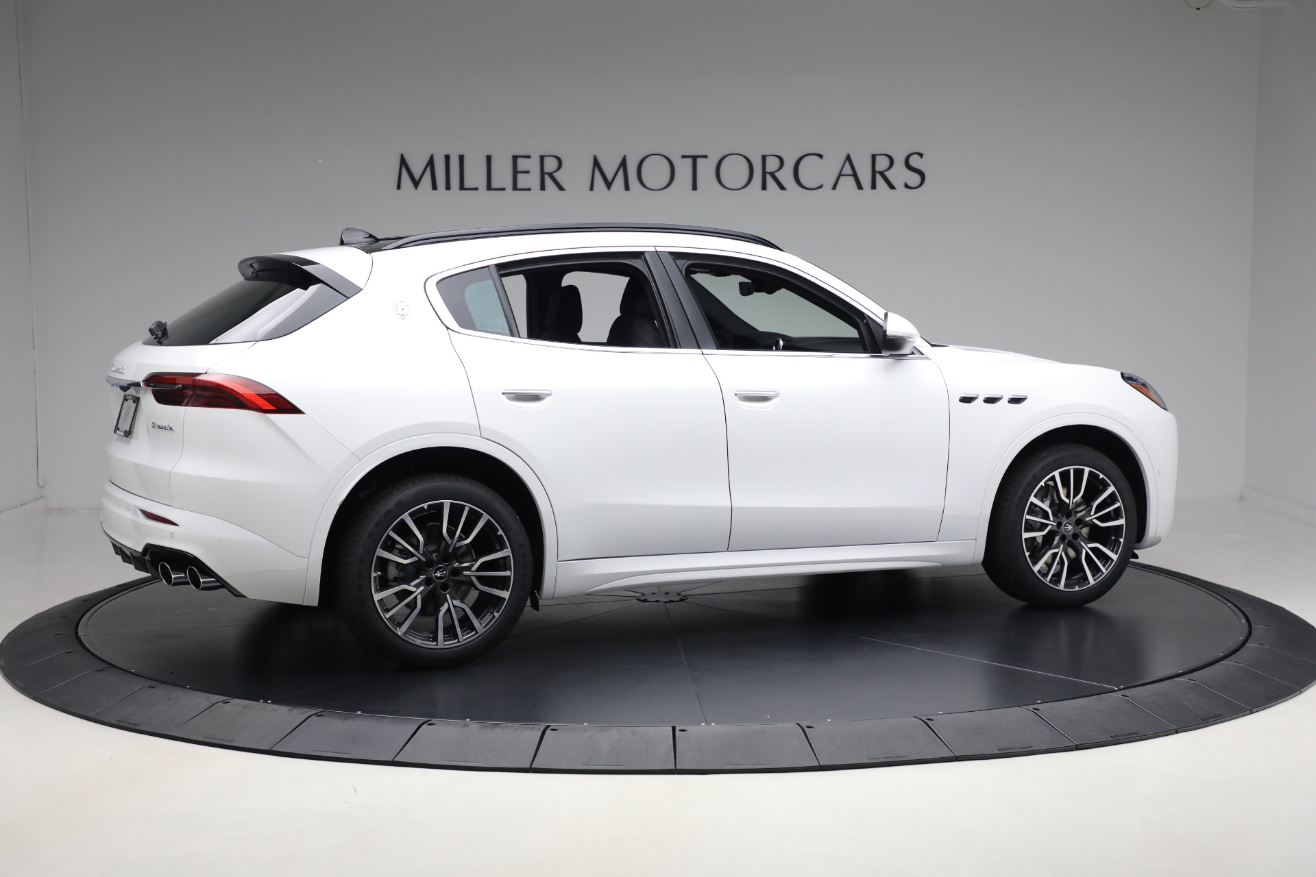 Used-2025-Maserati-Grecale