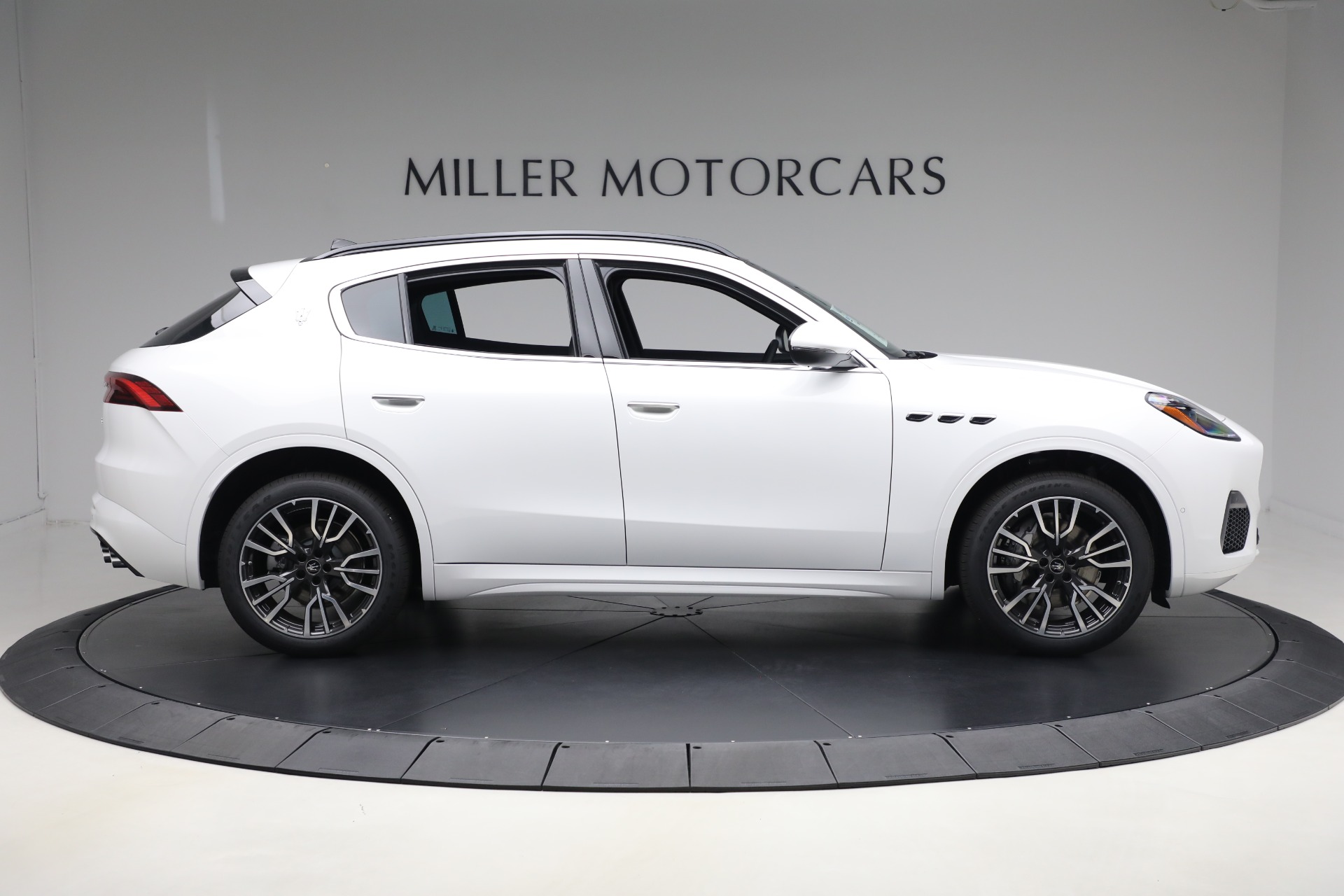 Used-2025-Maserati-Grecale