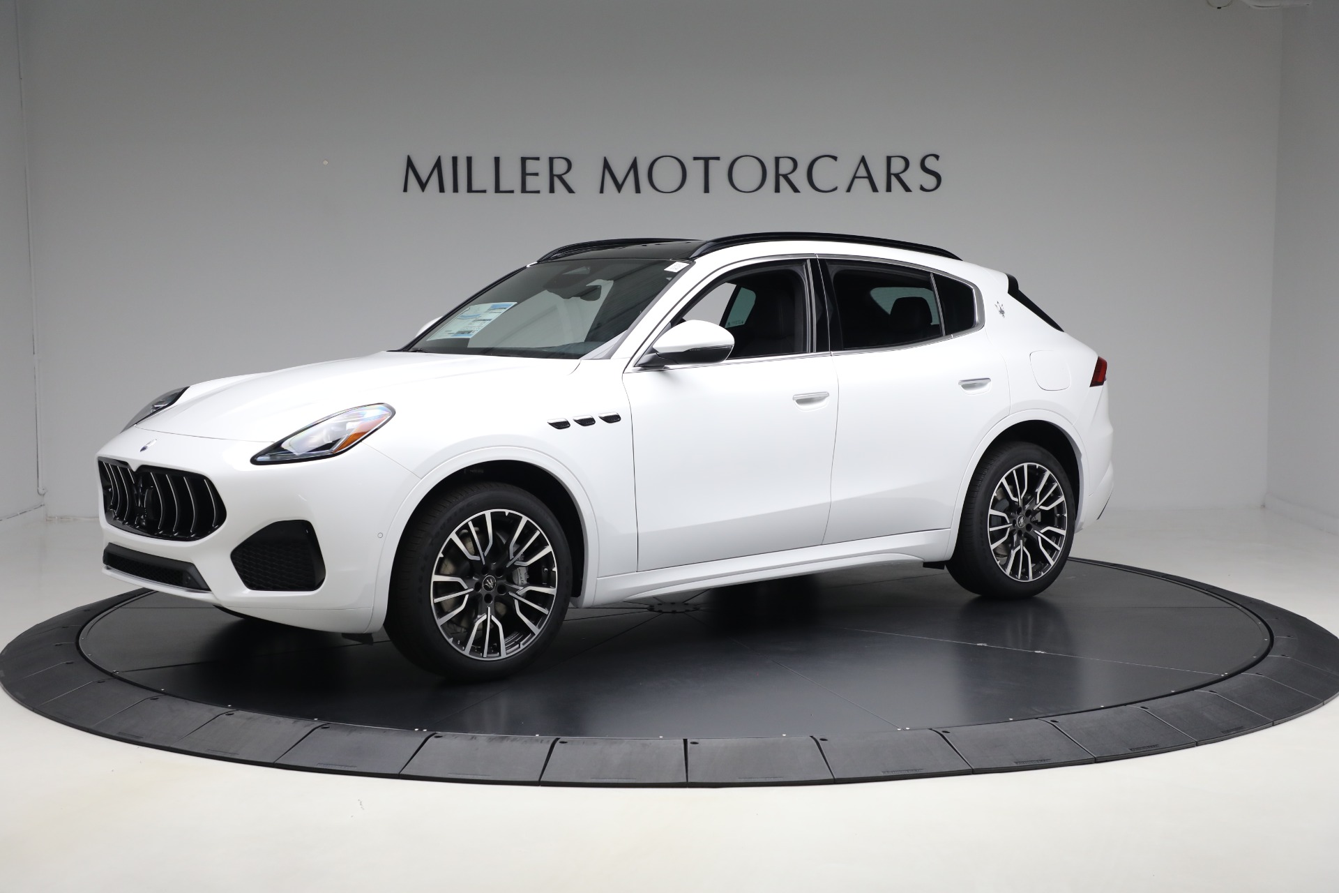 Used-2025-Maserati-Grecale