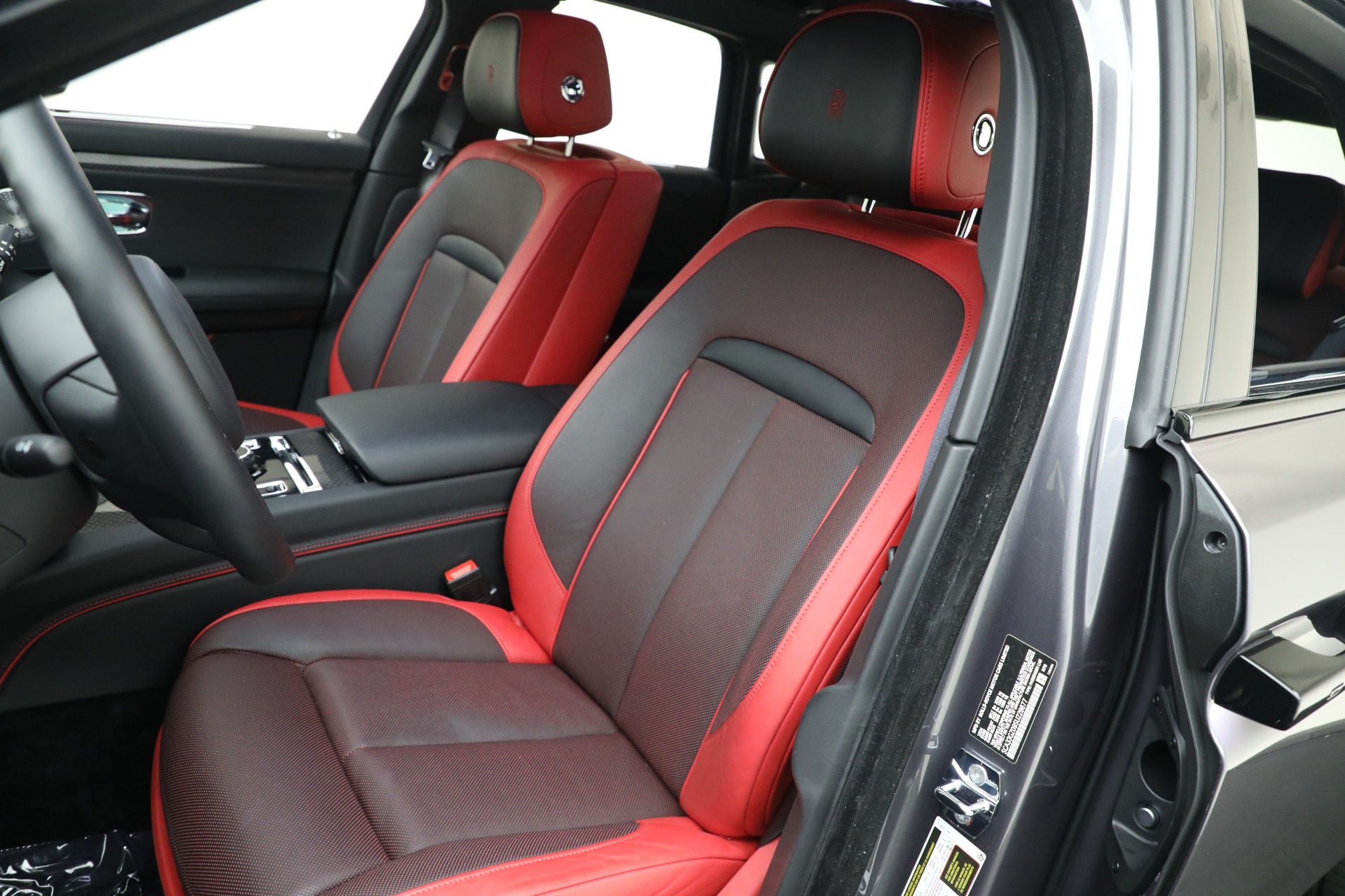 Used-2025-Rolls-Royce-Black-Badge-Ghost