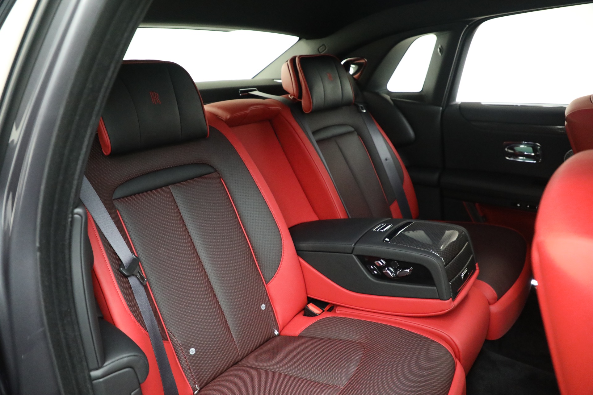 Used-2025-Rolls-Royce-Black-Badge-Ghost