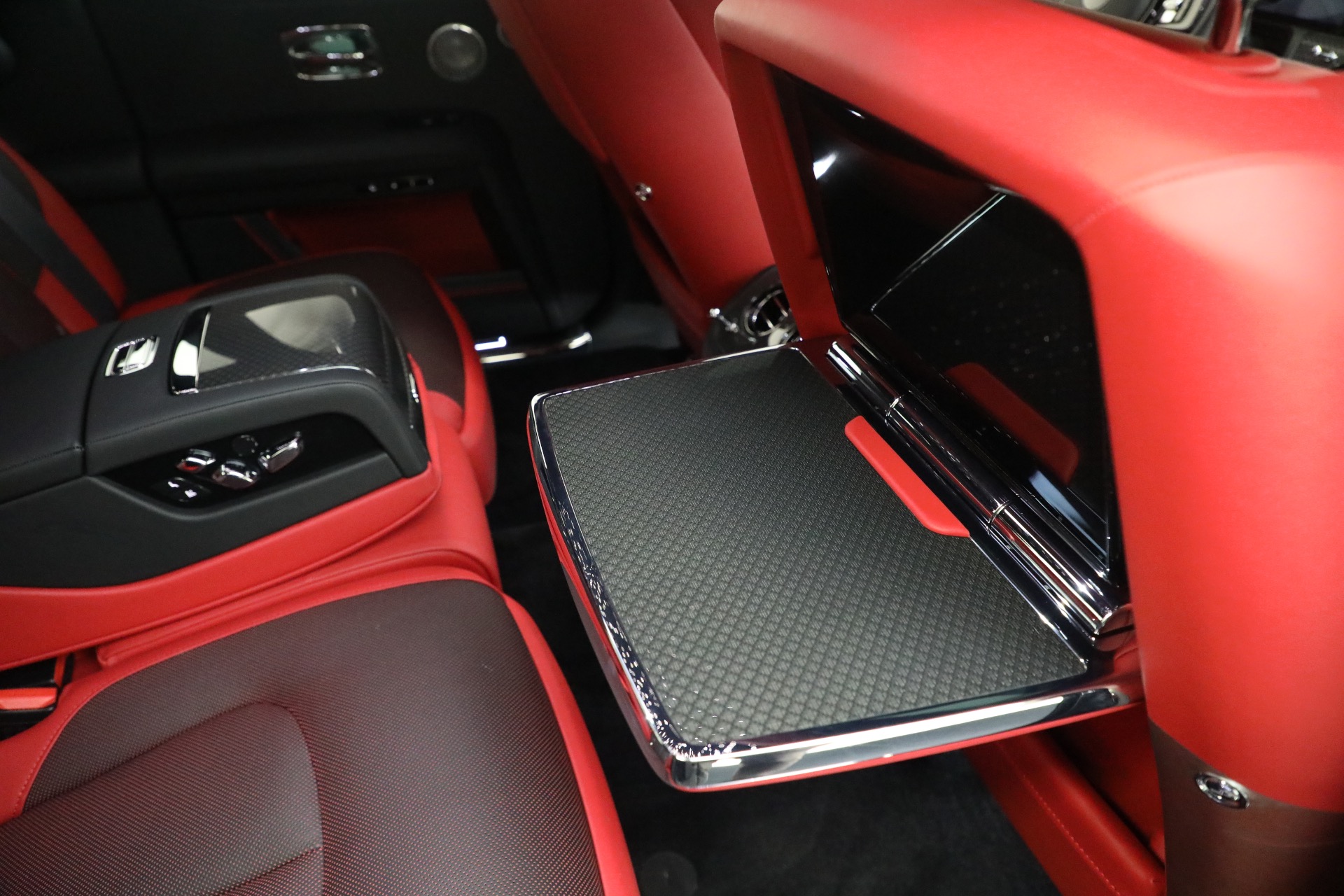 Used-2025-Rolls-Royce-Black-Badge-Ghost