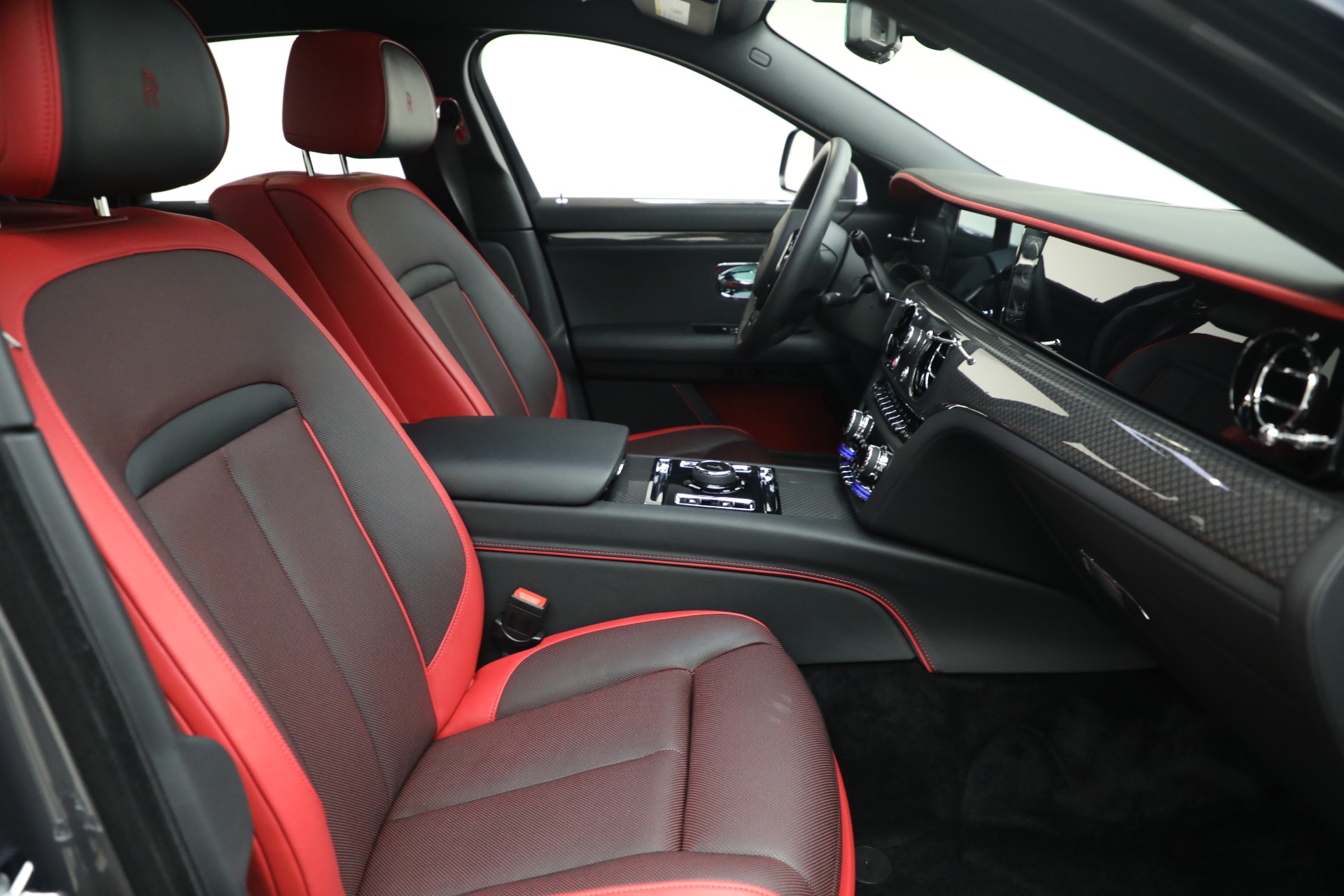 Used-2025-Rolls-Royce-Black-Badge-Ghost