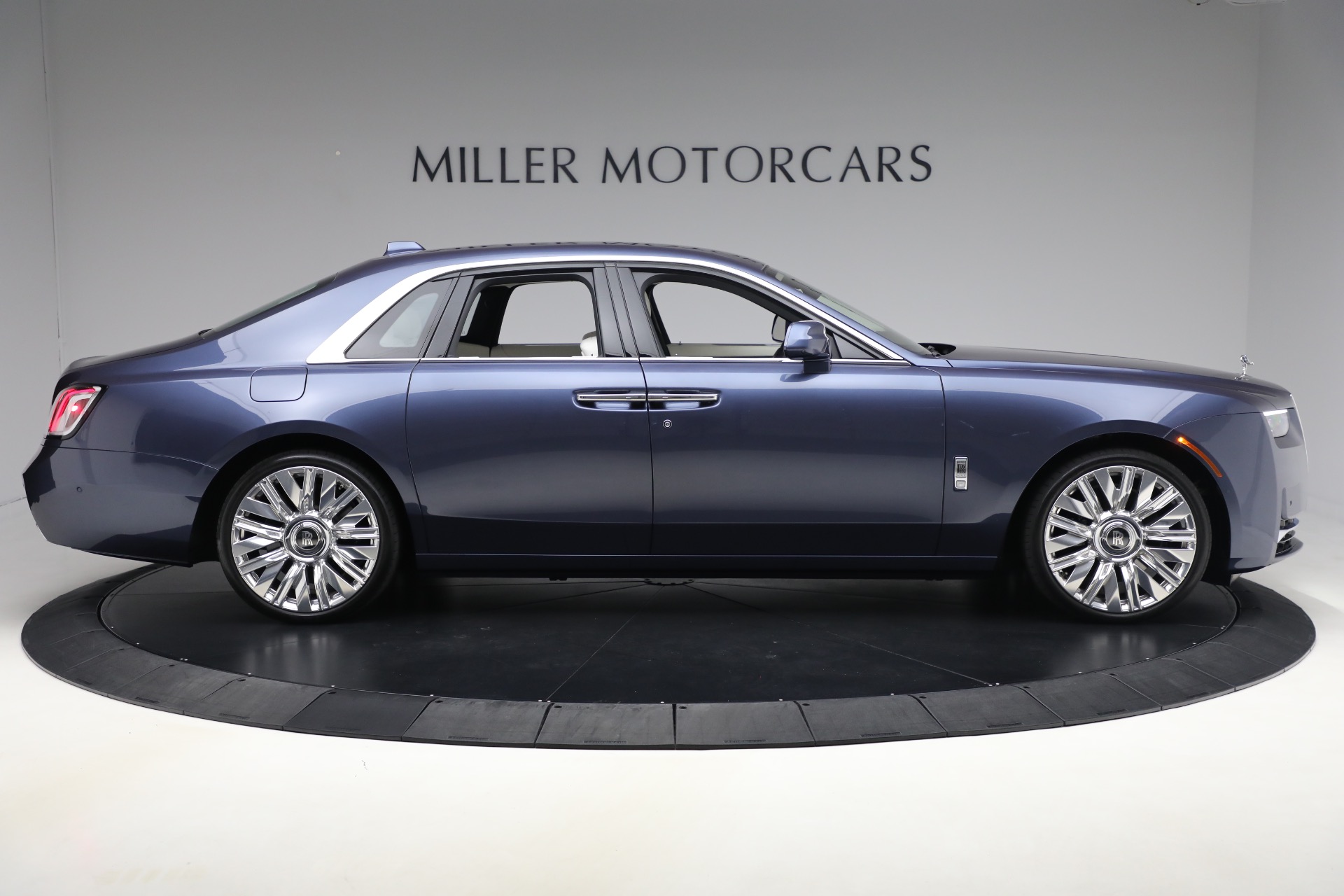 Used-2025-Rolls-Royce-Ghost