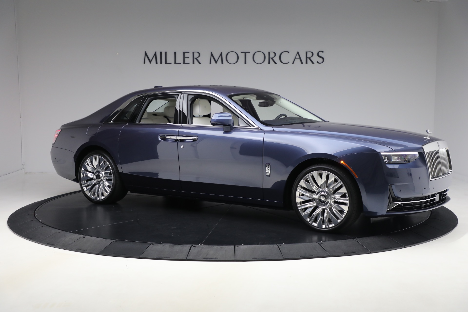 Used-2025-Rolls-Royce-Ghost