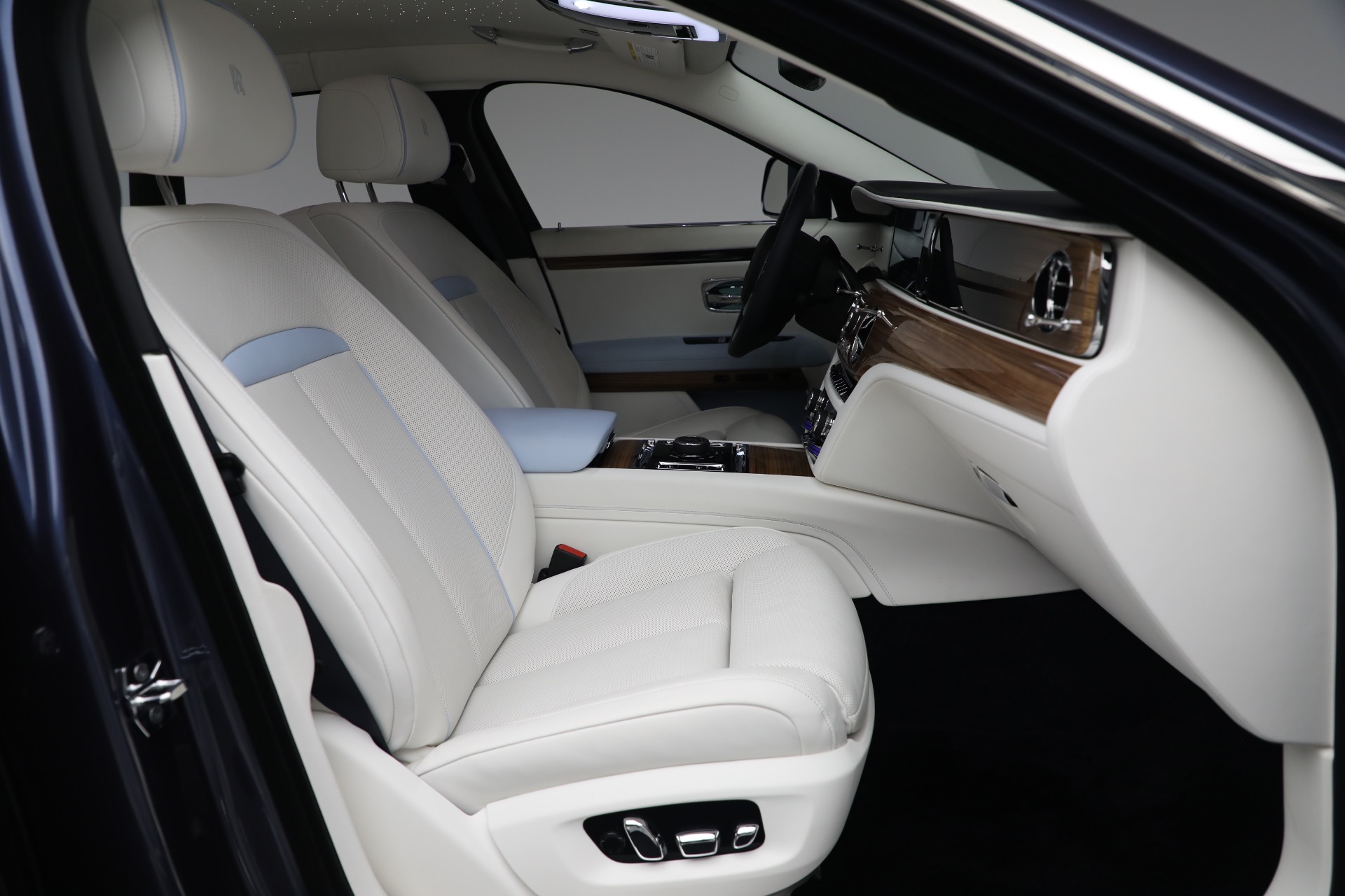 Used-2025-Rolls-Royce-Ghost