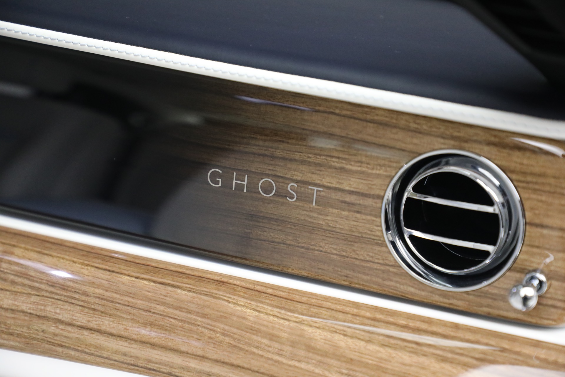 Used-2025-Rolls-Royce-Ghost