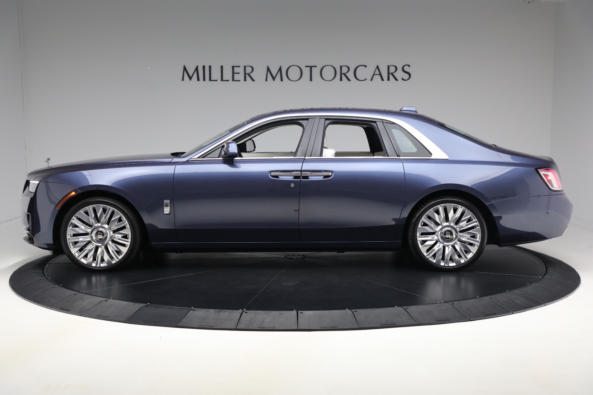 Used-2025-Rolls-Royce-Ghost