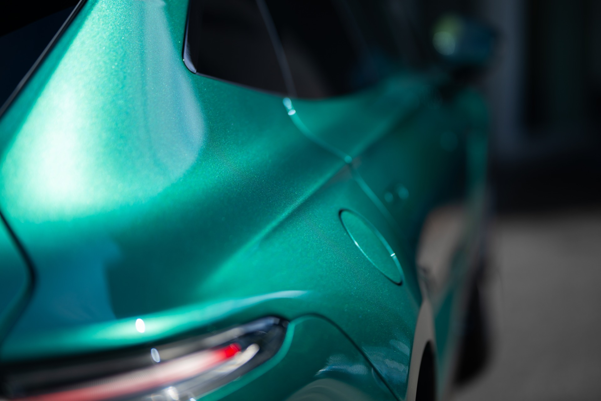 New-2025-Aston-Martin-DBX-707