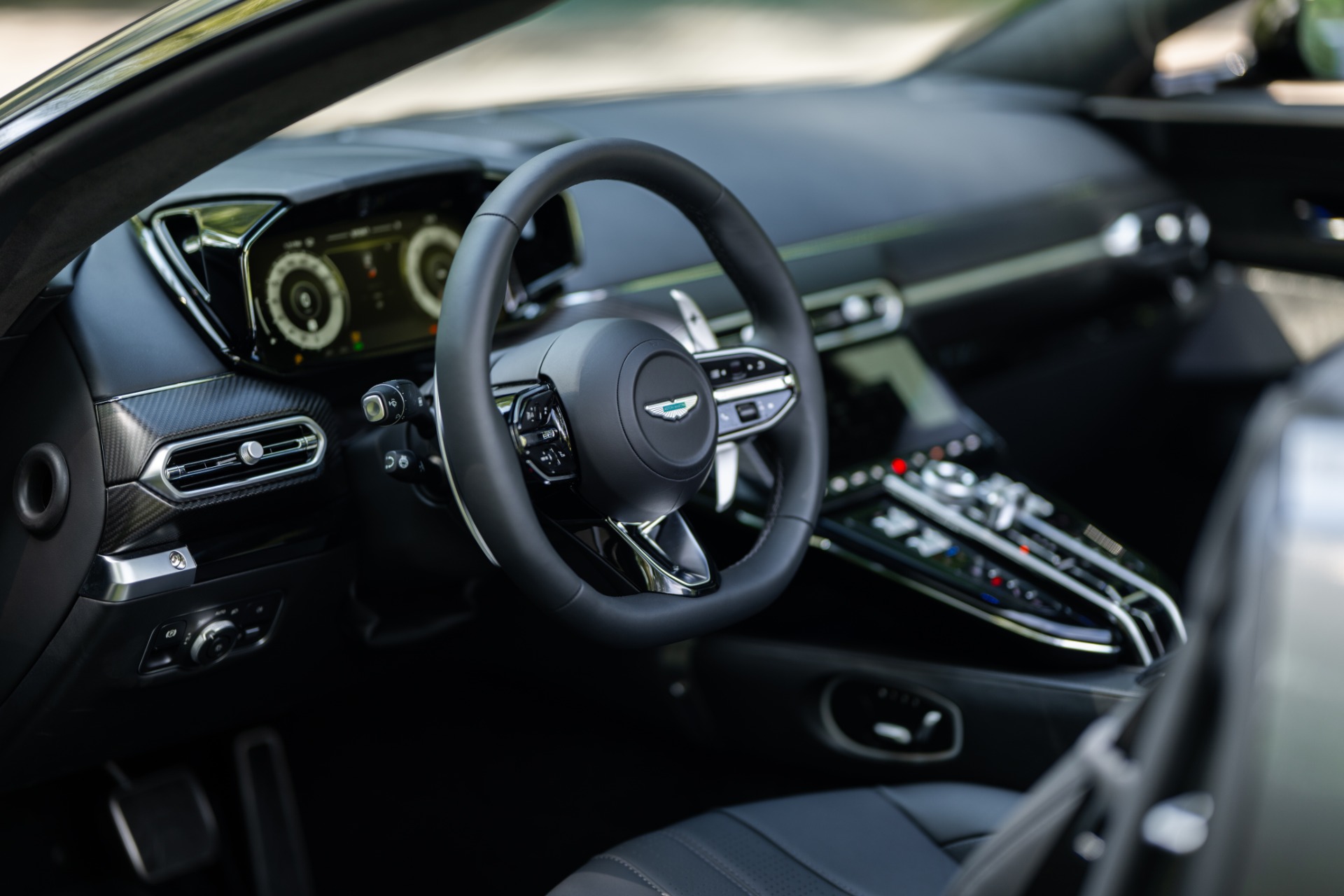 New-2026-Aston-Martin-Vantage-Roadster