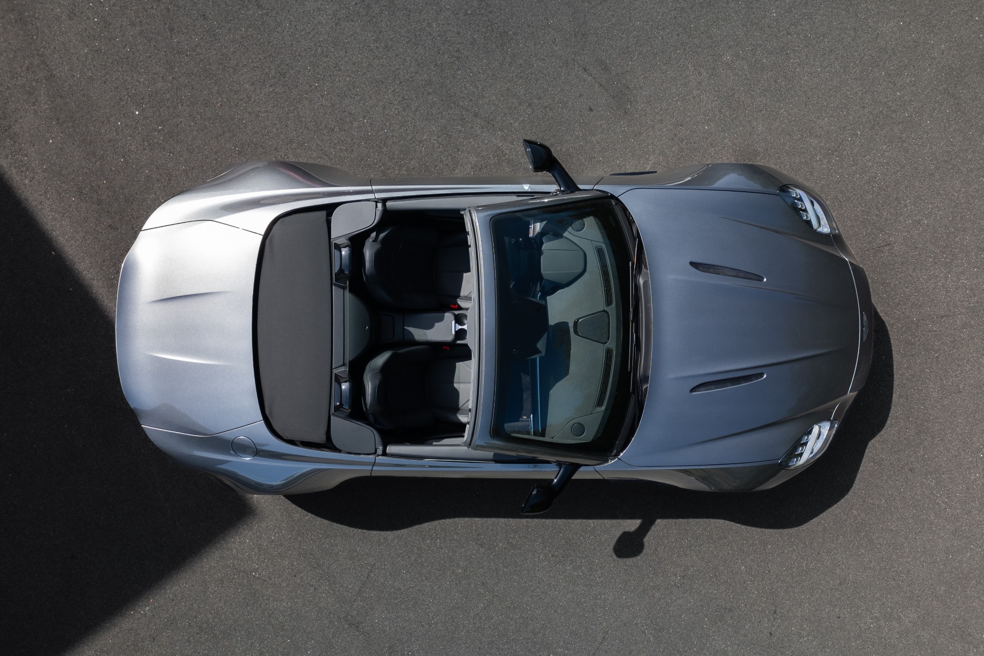 New-2026-Aston-Martin-Vantage-Roadster