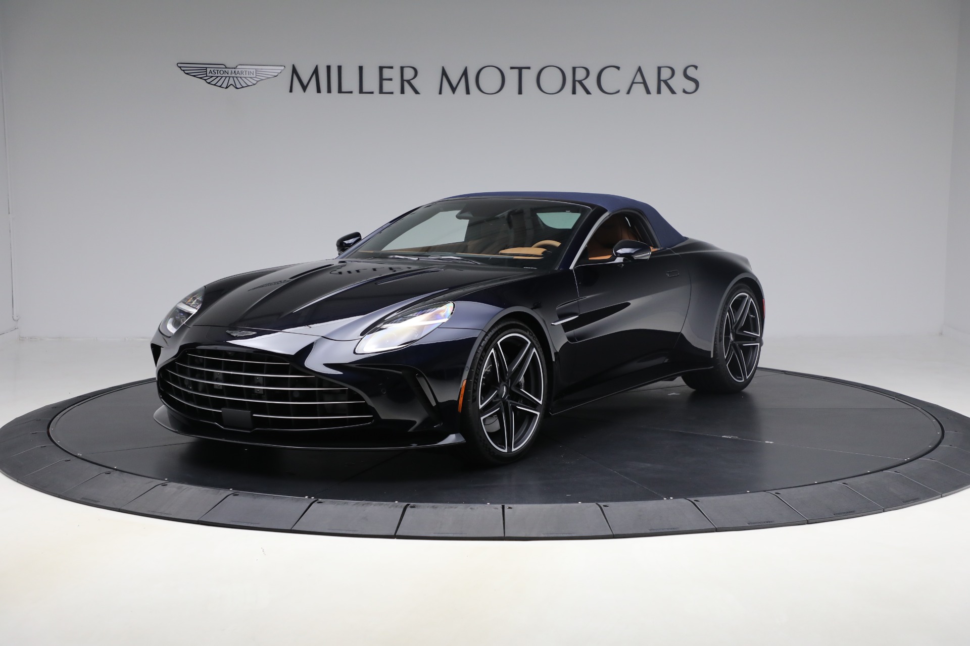 New-2026-Aston-Martin-Vantage-Roadster