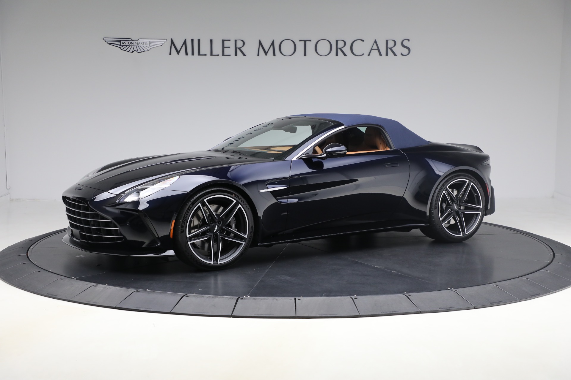 New-2026-Aston-Martin-Vantage-Roadster