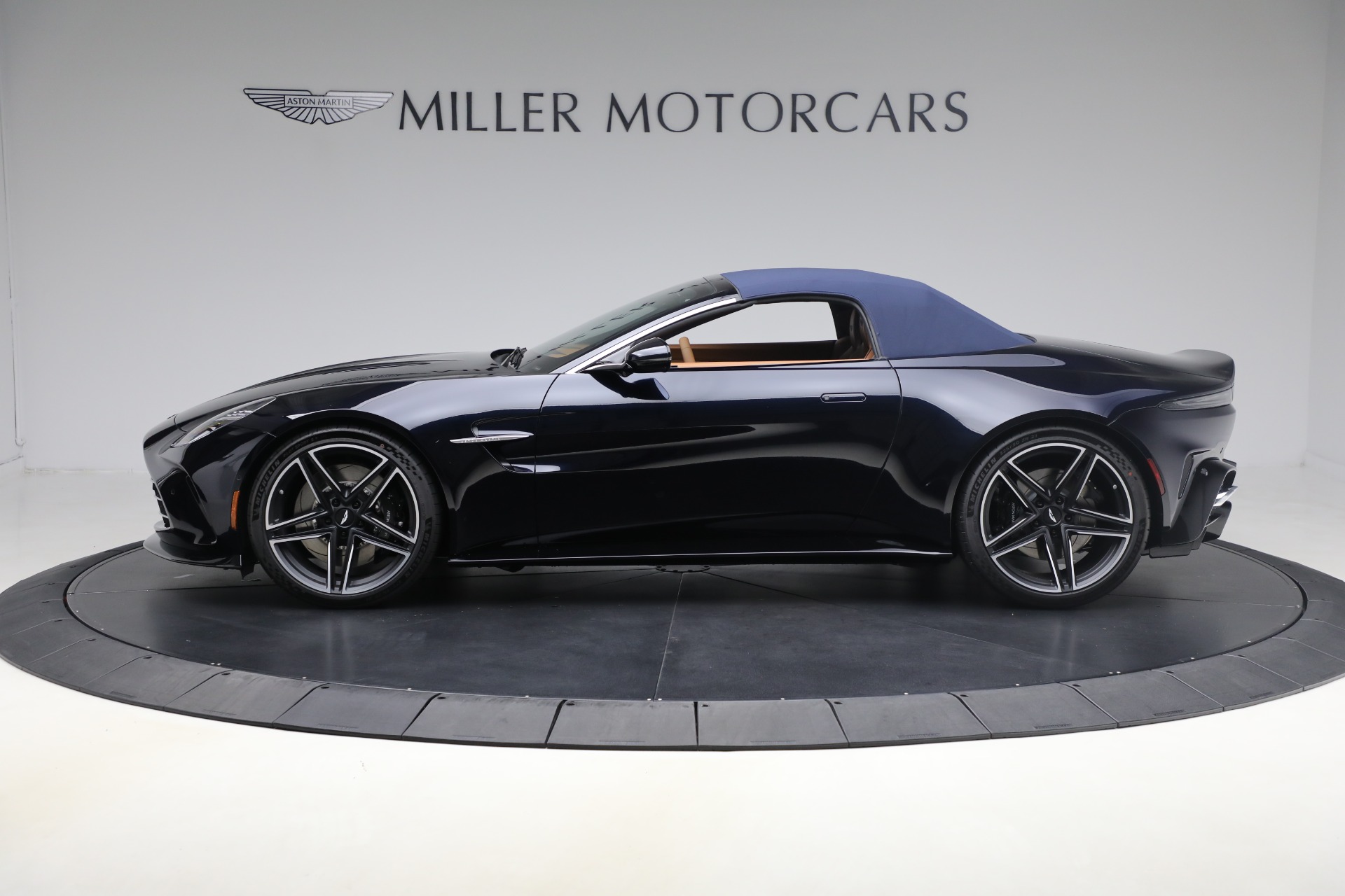 New-2026-Aston-Martin-Vantage-Roadster