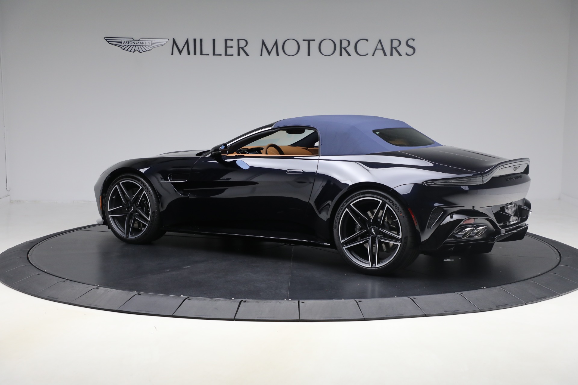 New-2026-Aston-Martin-Vantage-Roadster