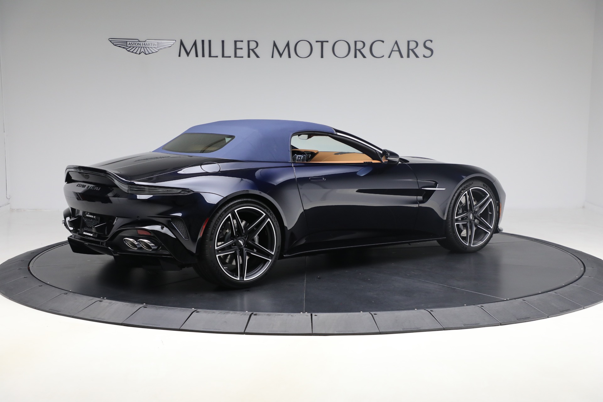 New-2026-Aston-Martin-Vantage-Roadster