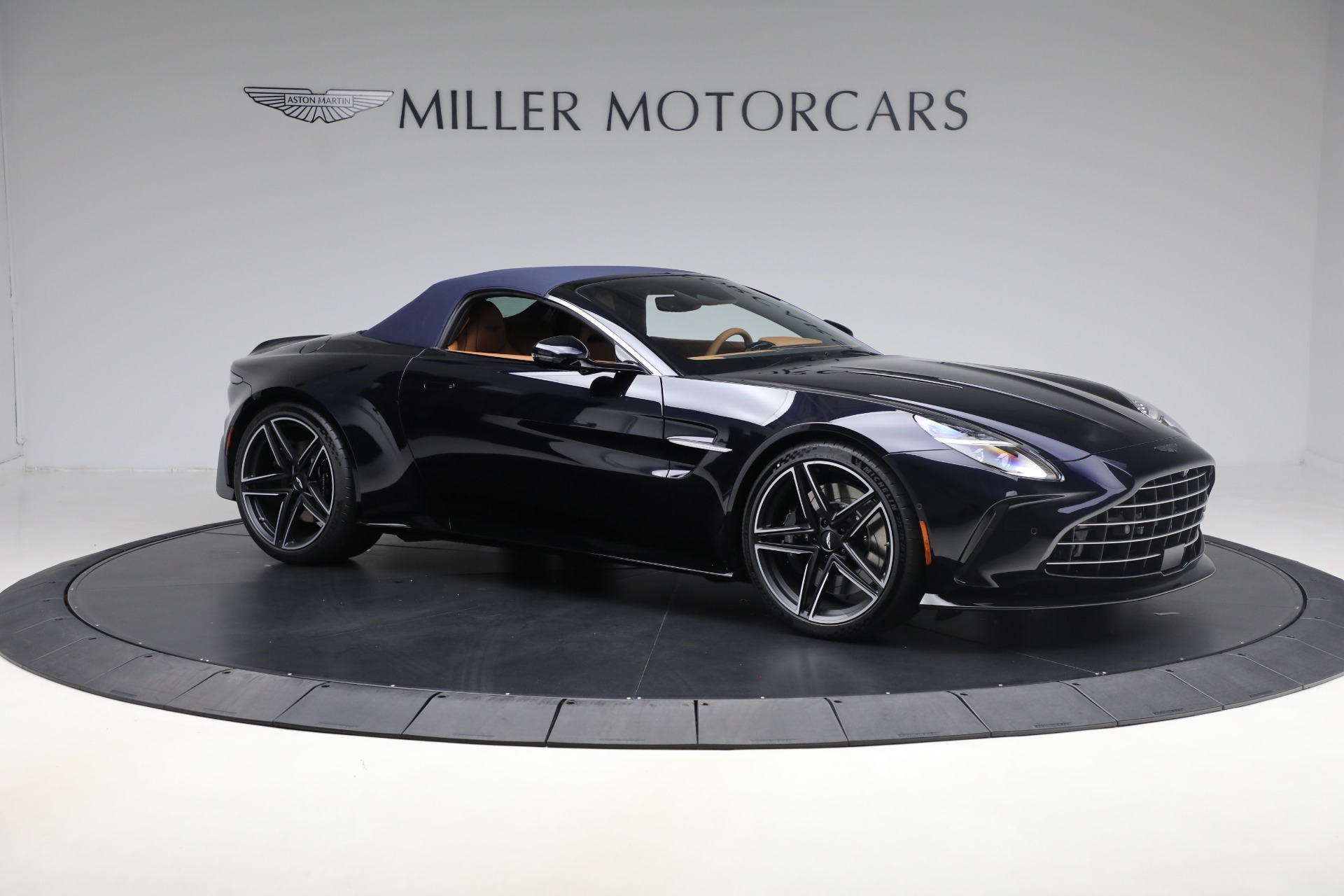 New-2026-Aston-Martin-Vantage-Roadster