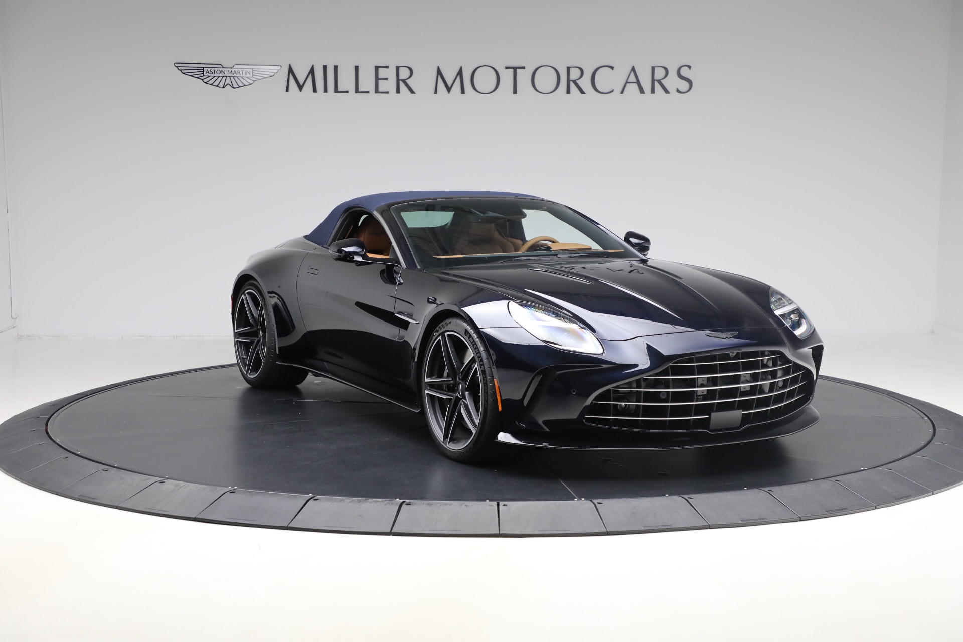 New-2026-Aston-Martin-Vantage-Roadster