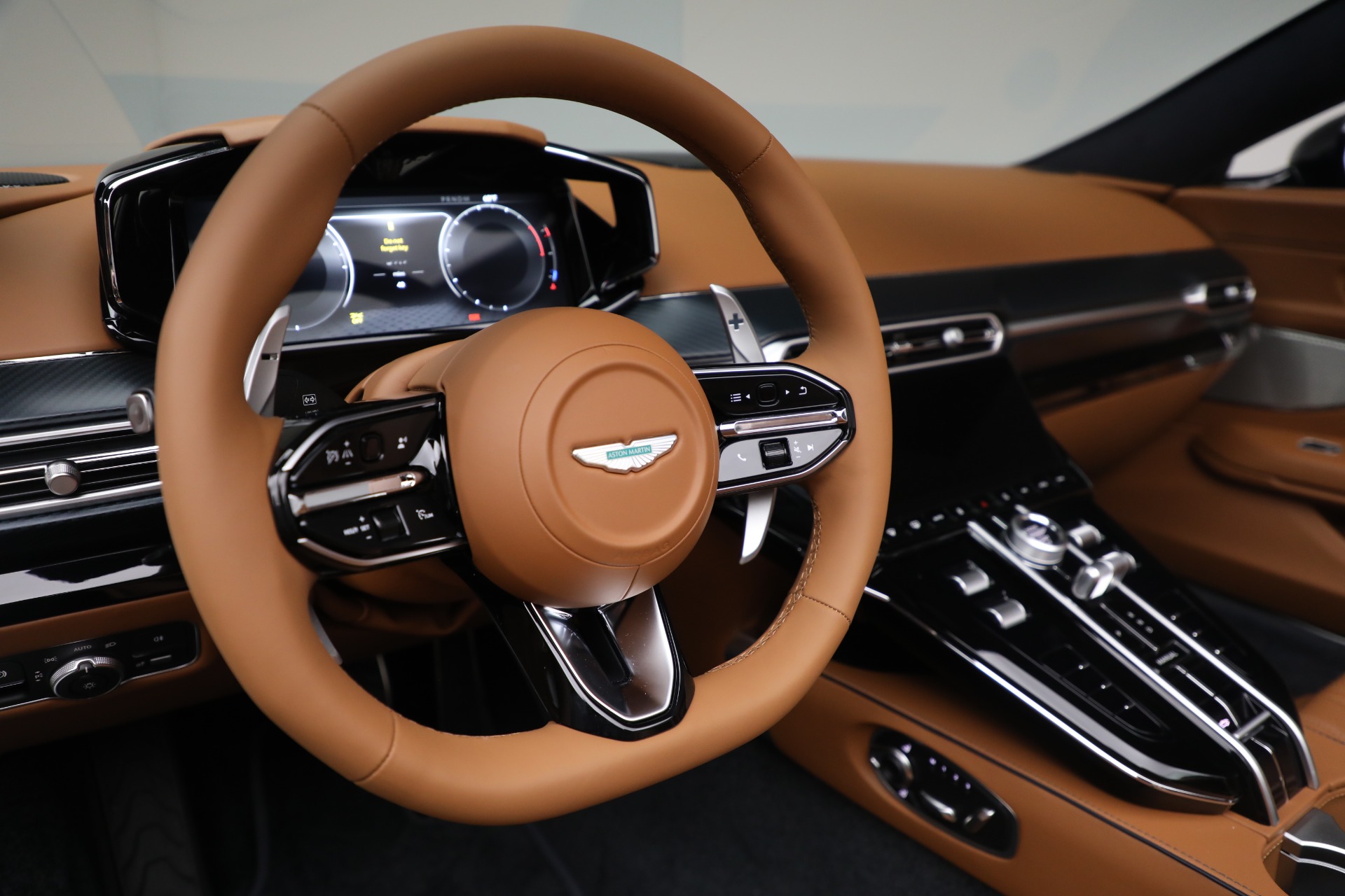 New-2026-Aston-Martin-Vantage-Roadster