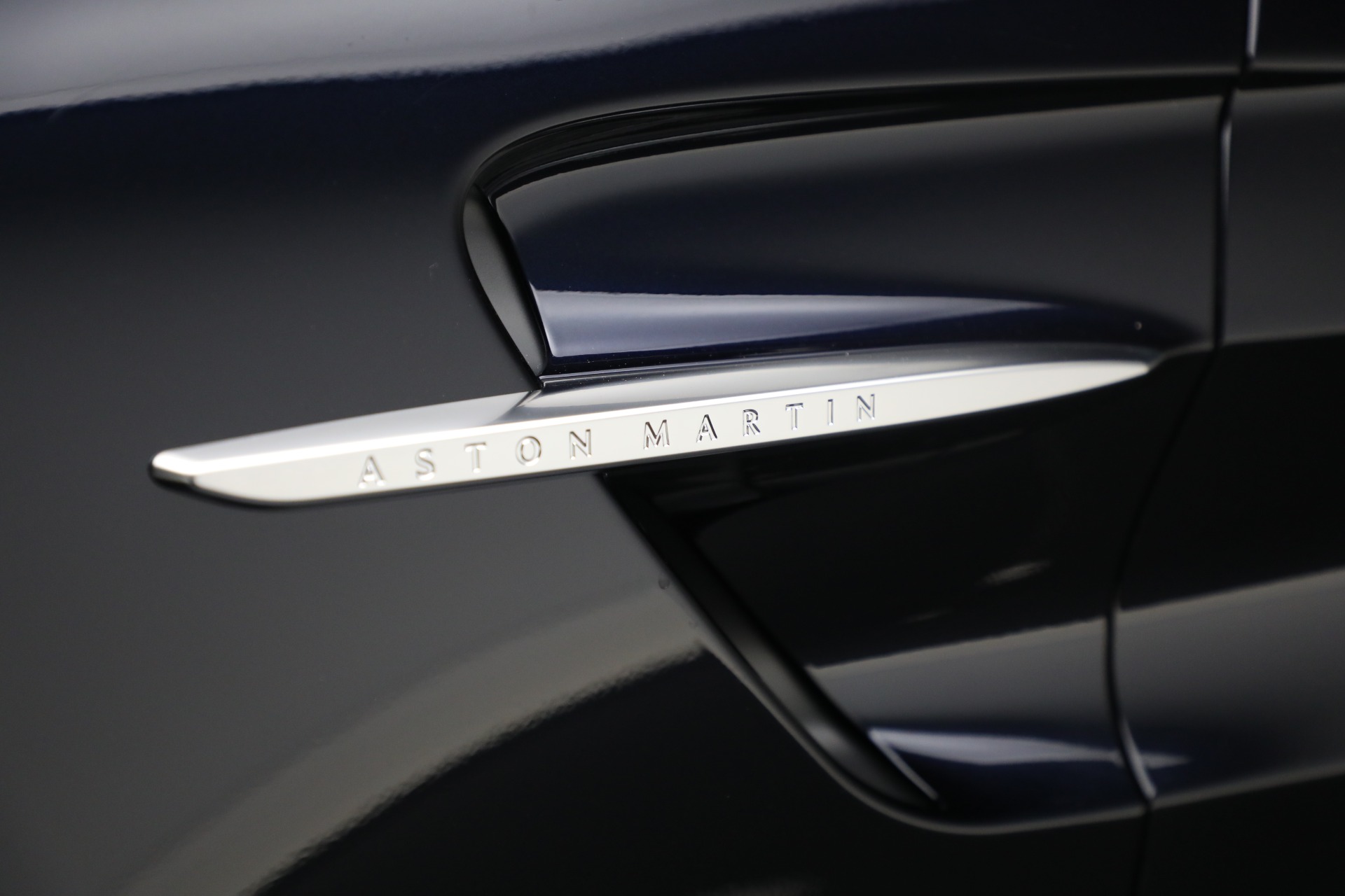 New-2026-Aston-Martin-Vantage-Roadster