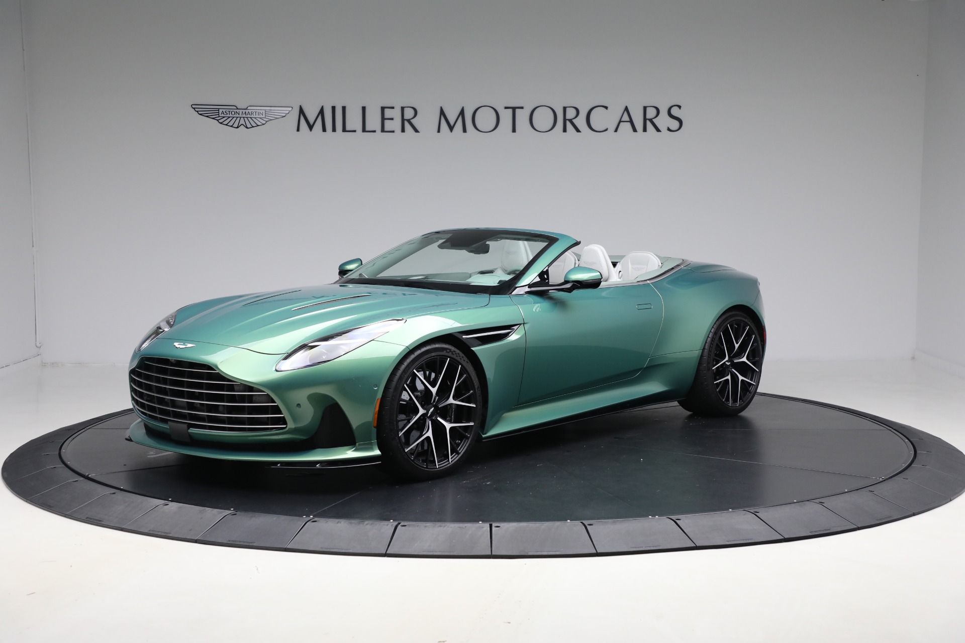 Used-2025-Aston-Martin-DB12-Volante