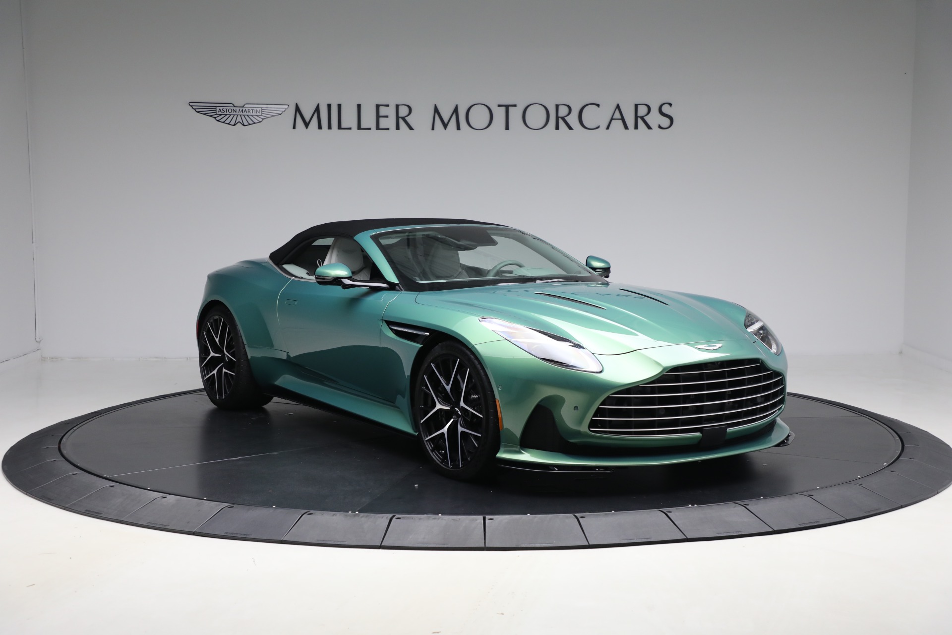 Used-2025-Aston-Martin-DB12-Volante