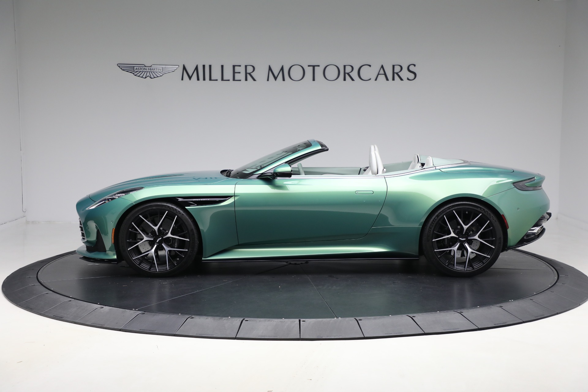 Used-2025-Aston-Martin-DB12-Volante