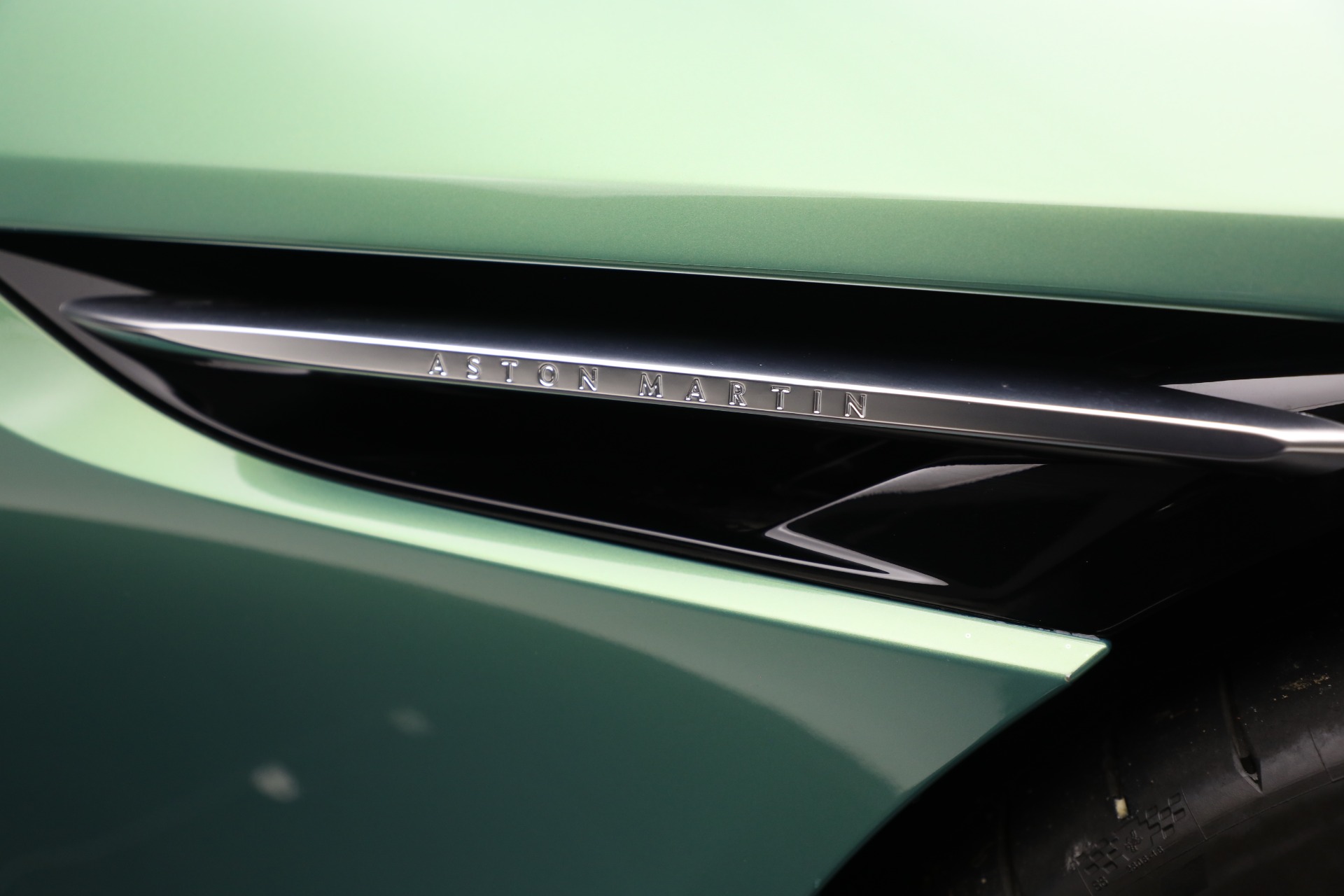 Used-2025-Aston-Martin-DB12-Volante