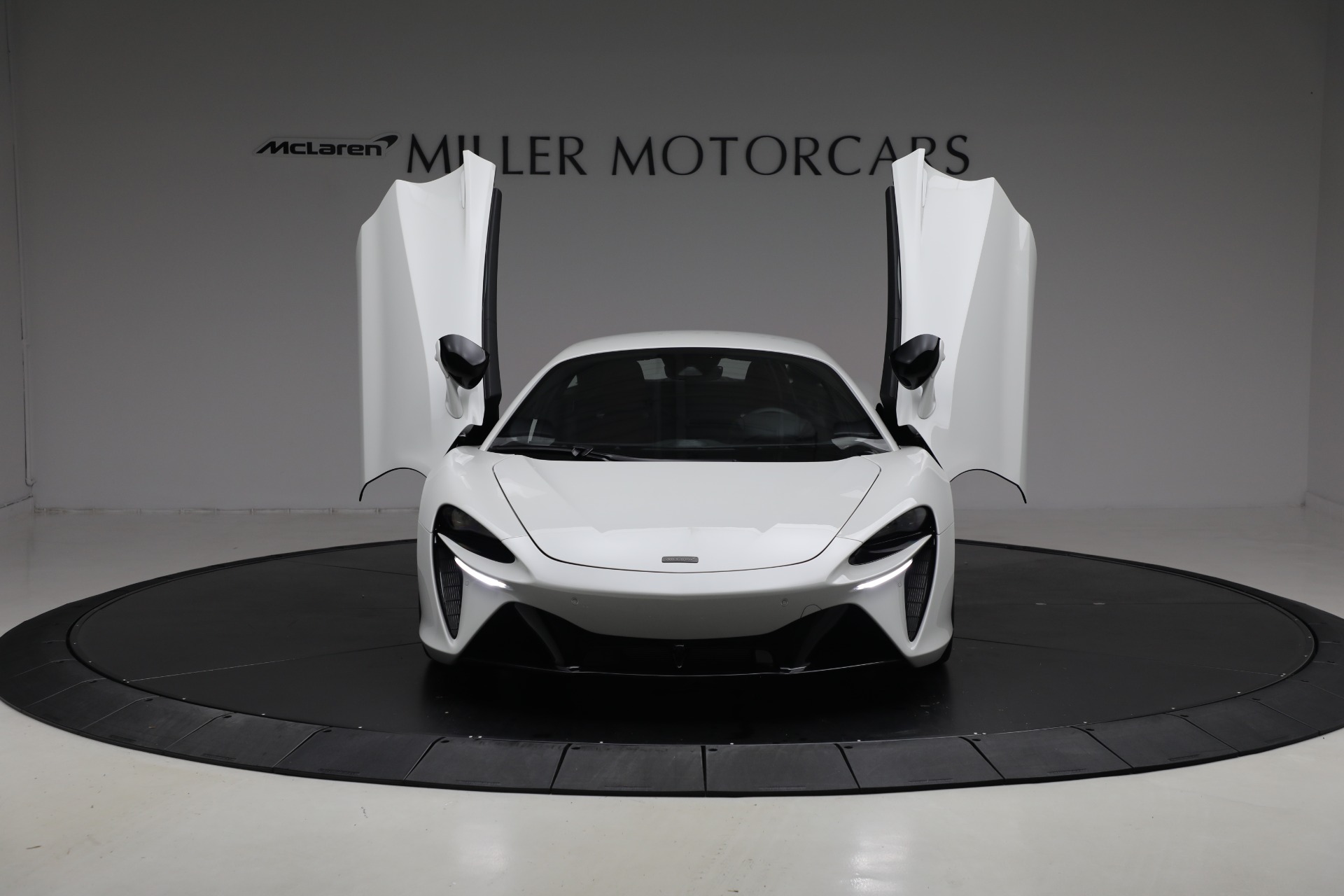 New-2026-McLaren-Artura-TechLux