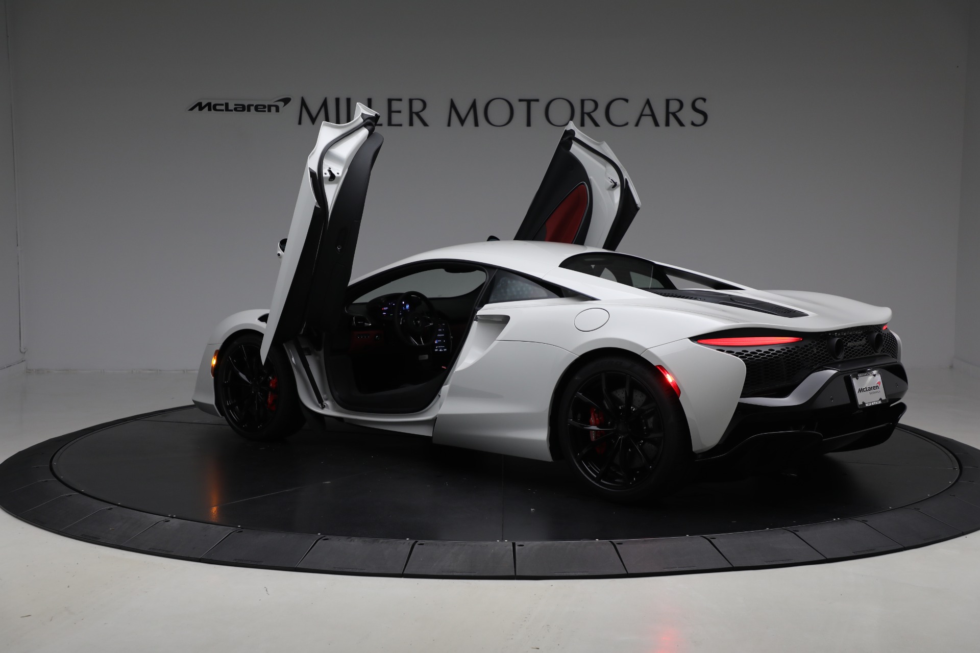 New-2026-McLaren-Artura-TechLux