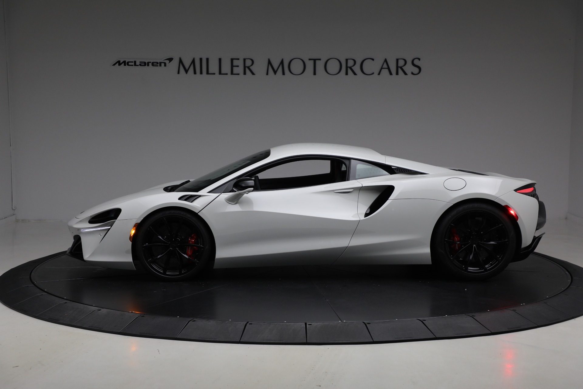 New-2026-McLaren-Artura-TechLux
