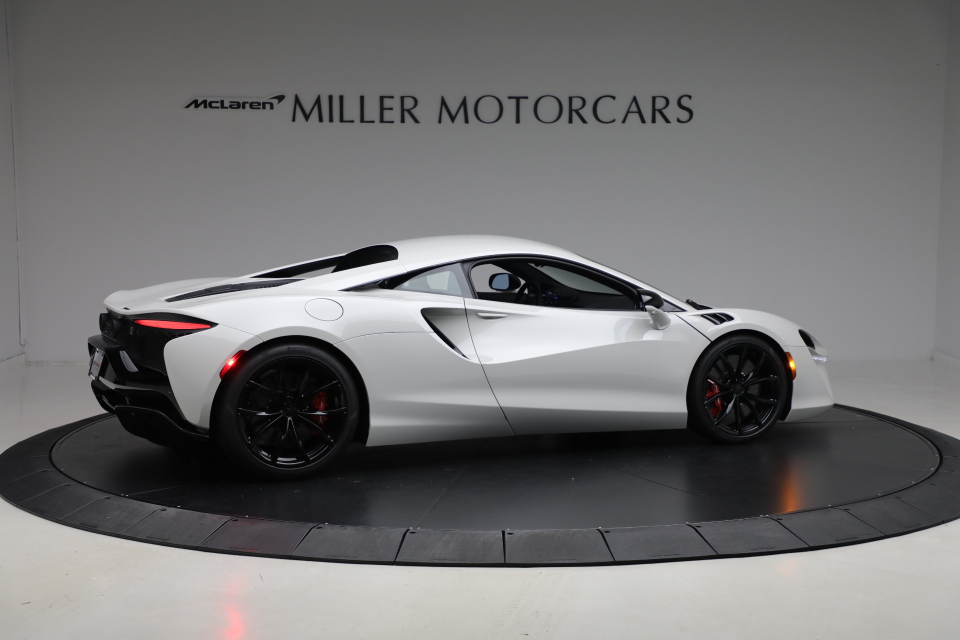 New-2026-McLaren-Artura-TechLux