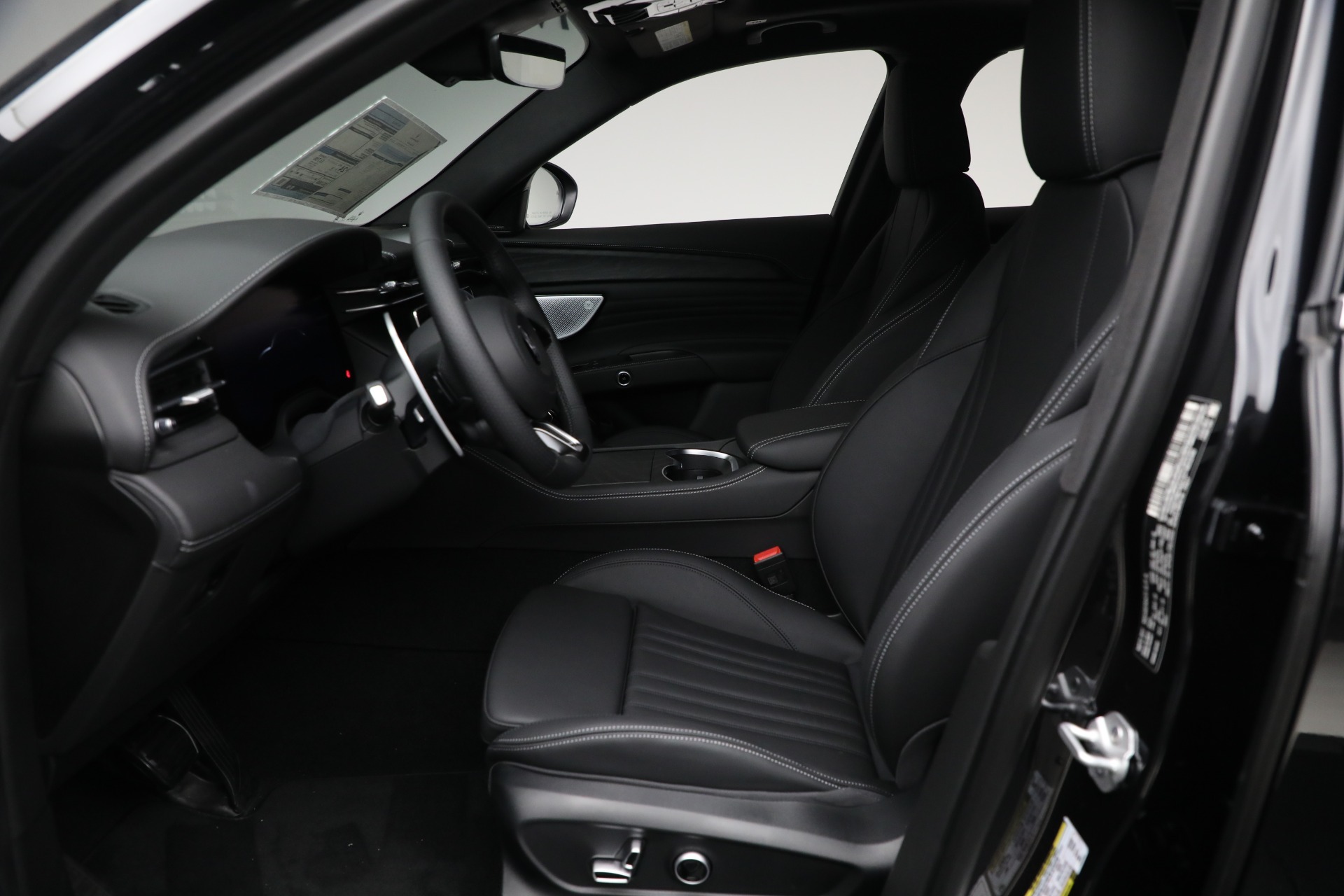 New-2025-Maserati-Grecale