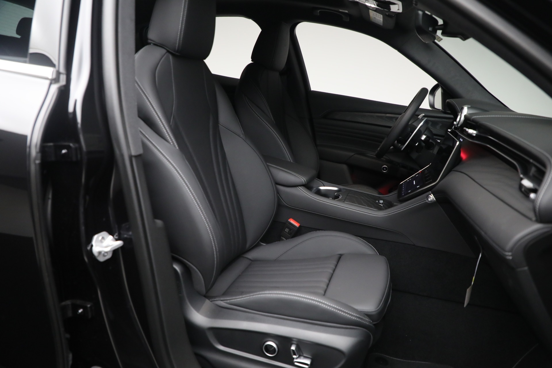 New-2025-Maserati-Grecale