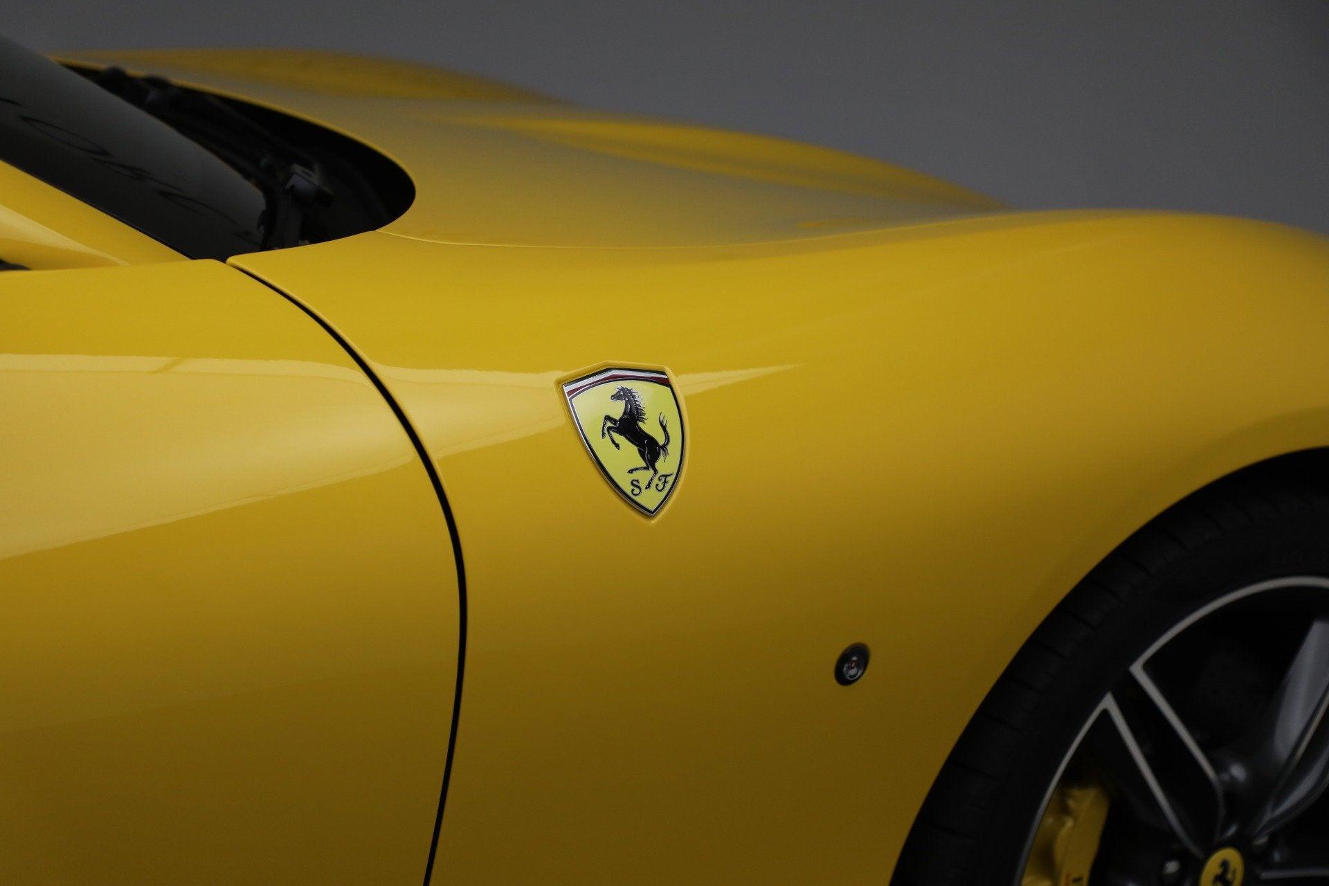 Used-2025-Ferrari-Roma-Spider