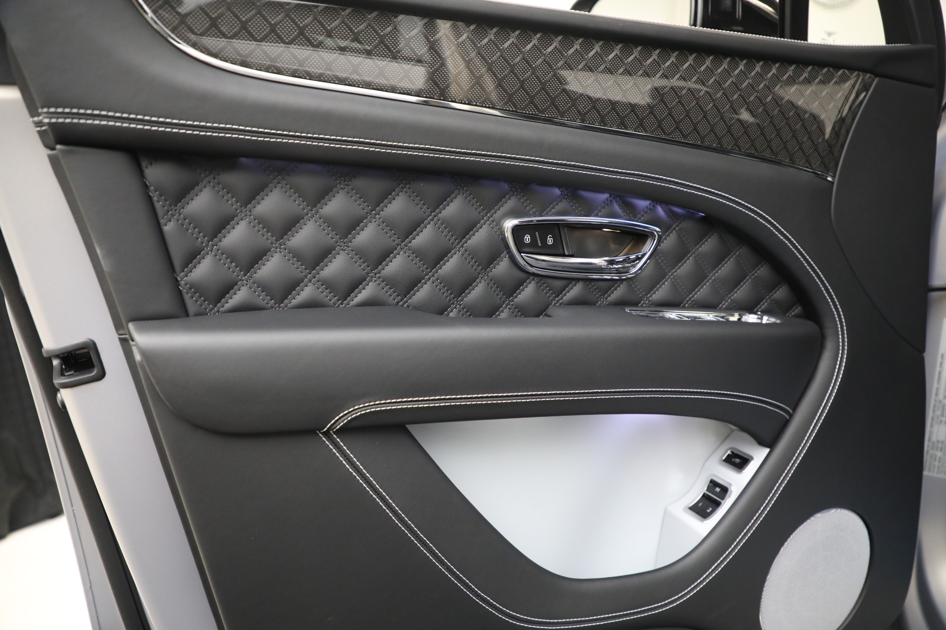 New-2025-Bentley-Bentayga-S-Black-Edition